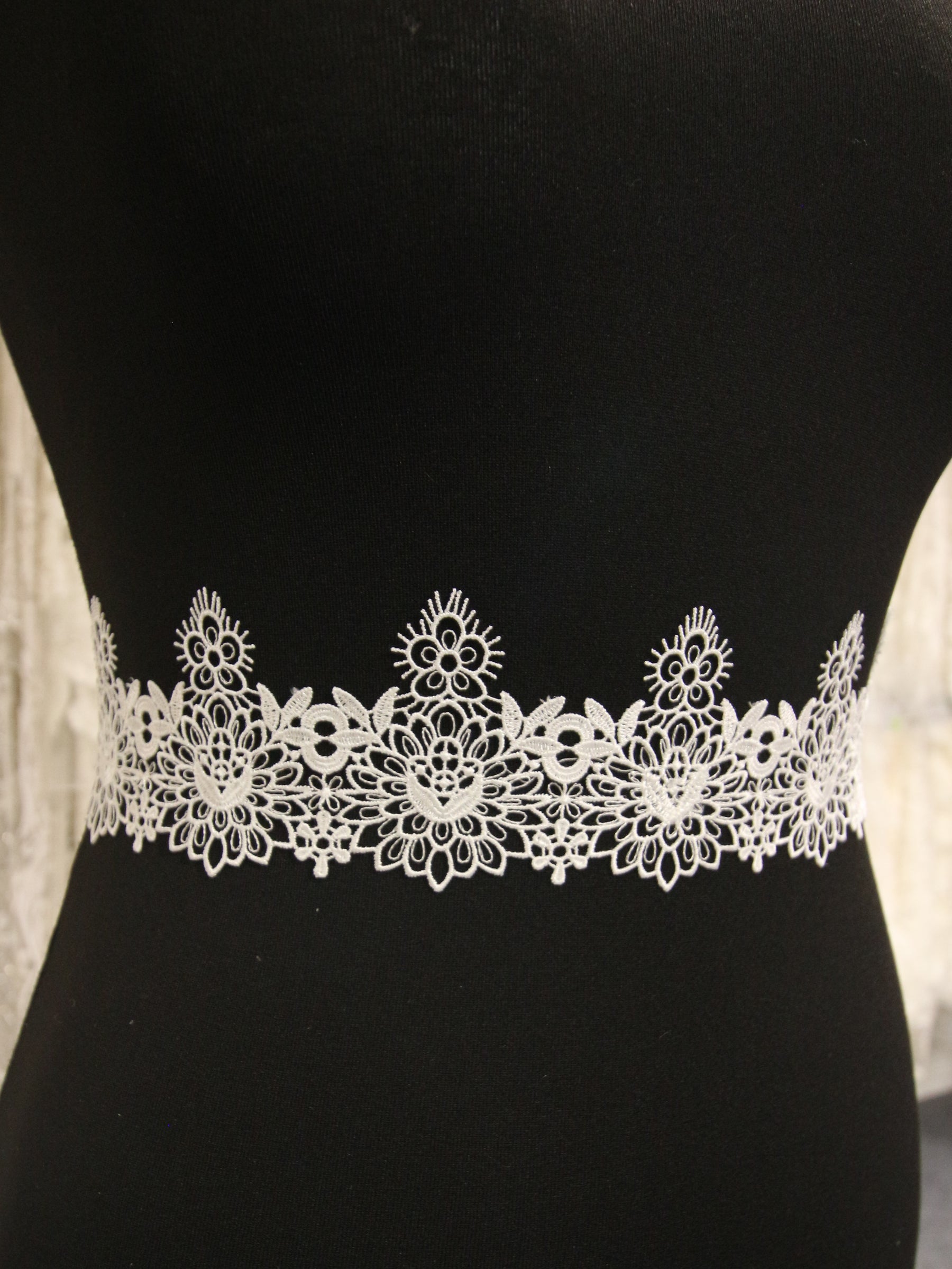 Ivory Lace Trim - Ash