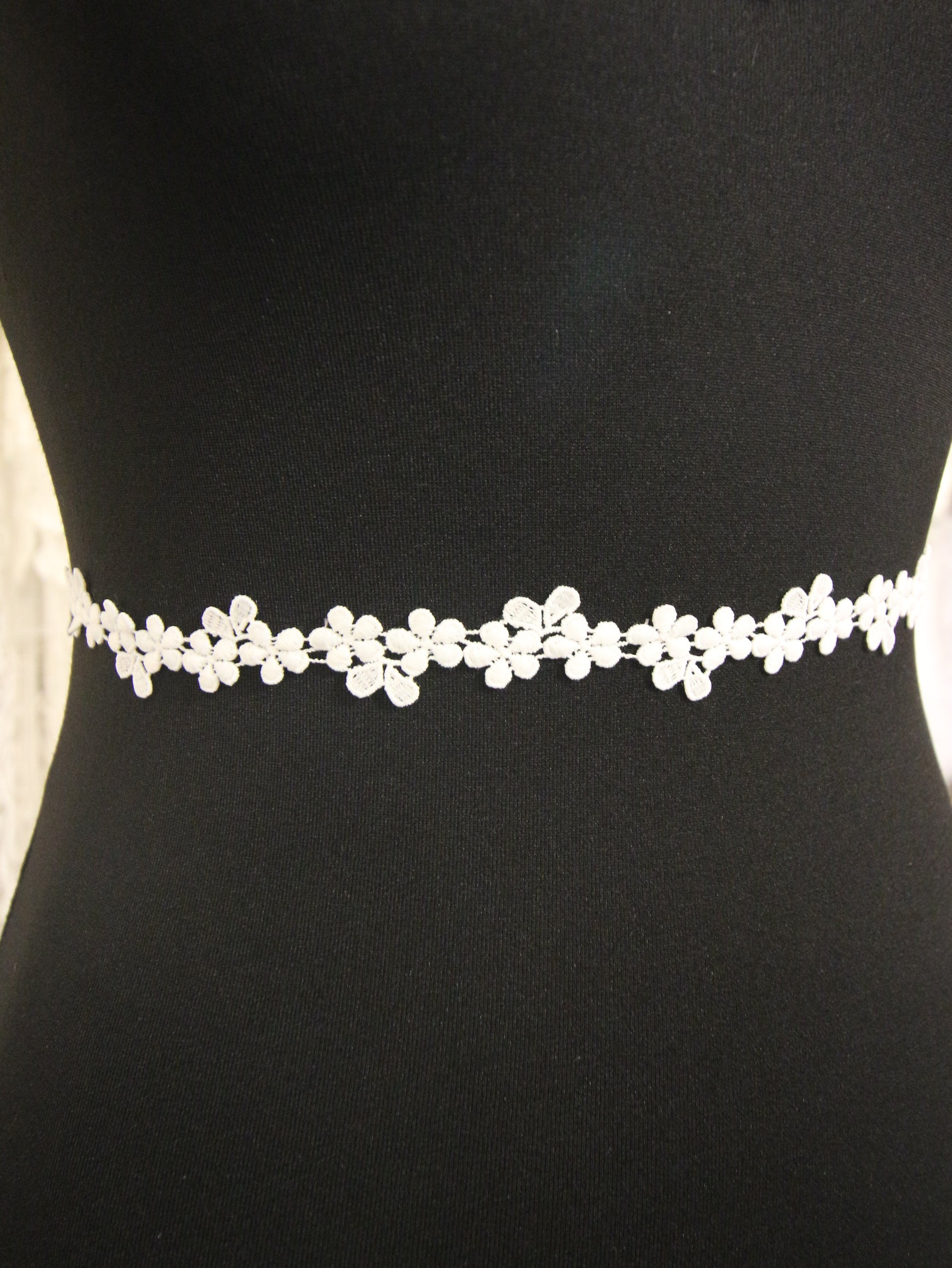 Ivory Lace Trim - Shadbush