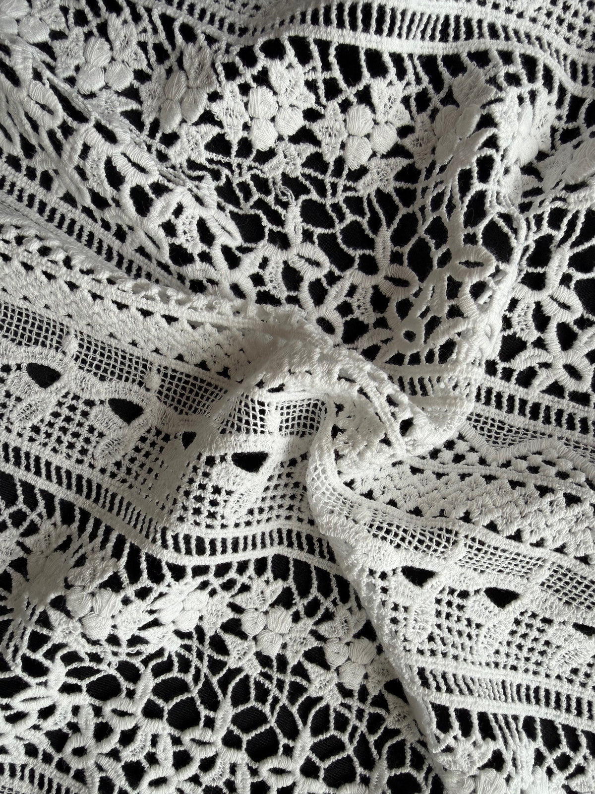 Ivory Guipure Lace - LB2012