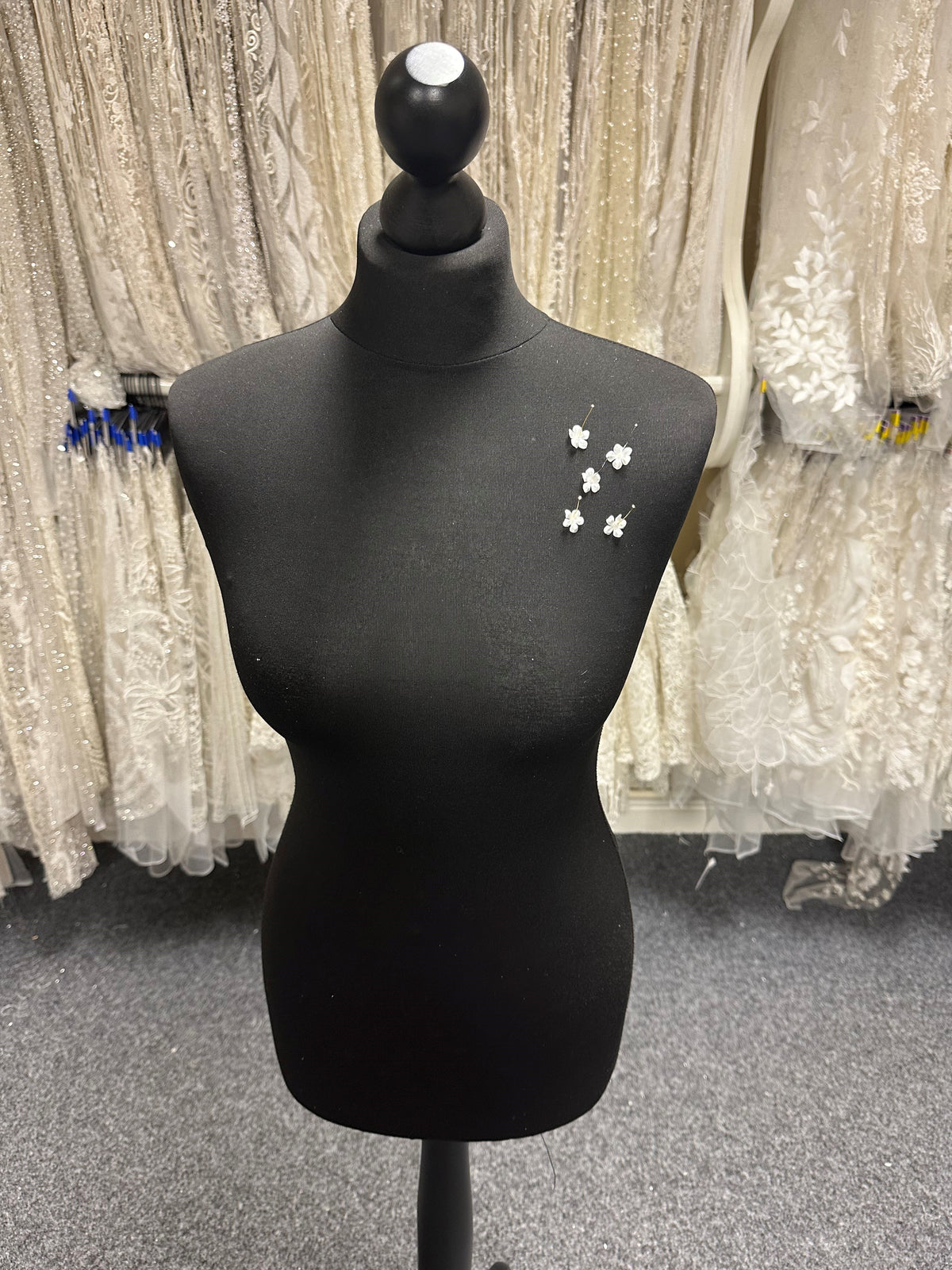 Pale Ivory Satin Flowers - M14 (Bag of 144)