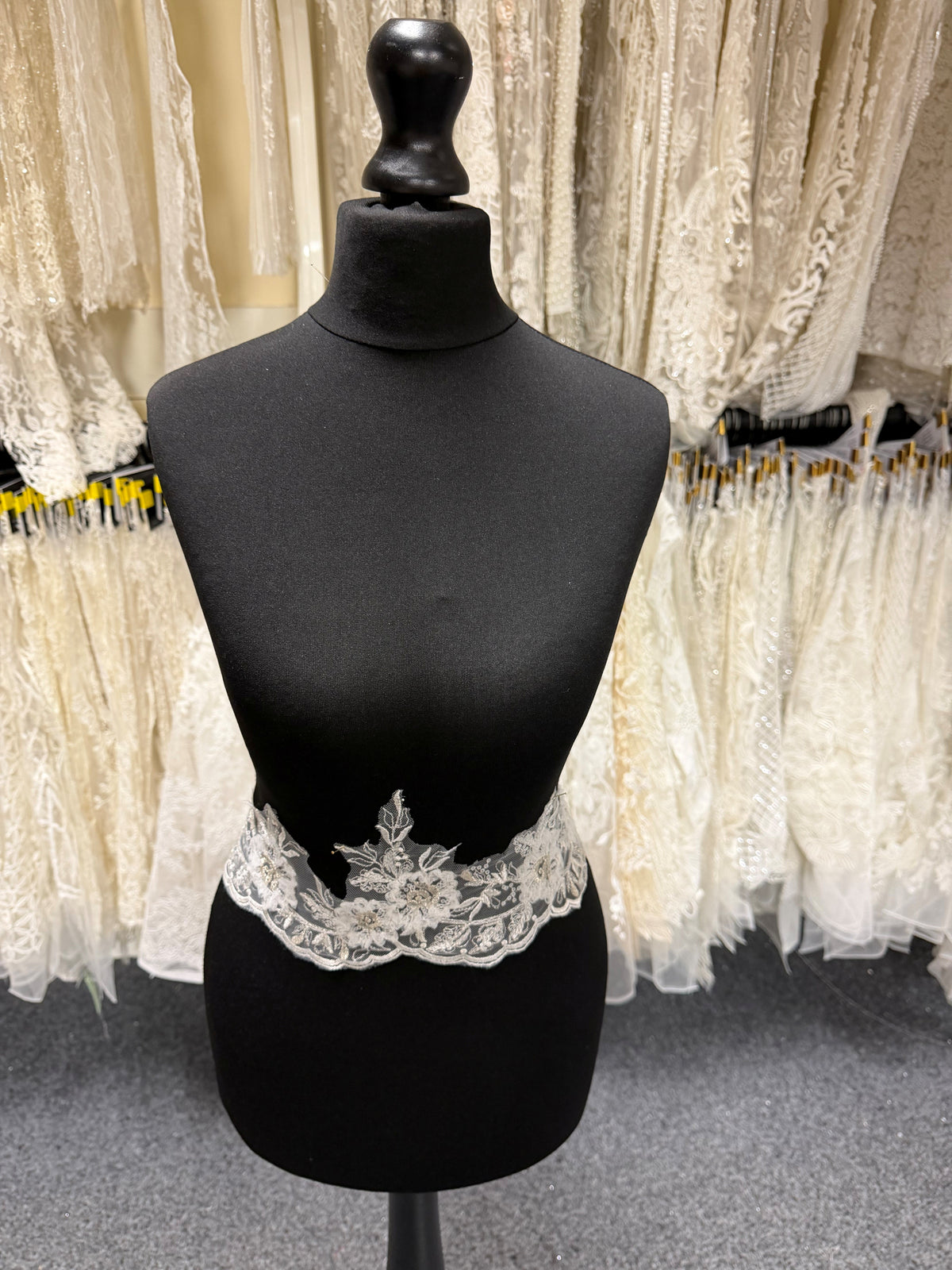 Ivory Embroidered Lace Trim - T358