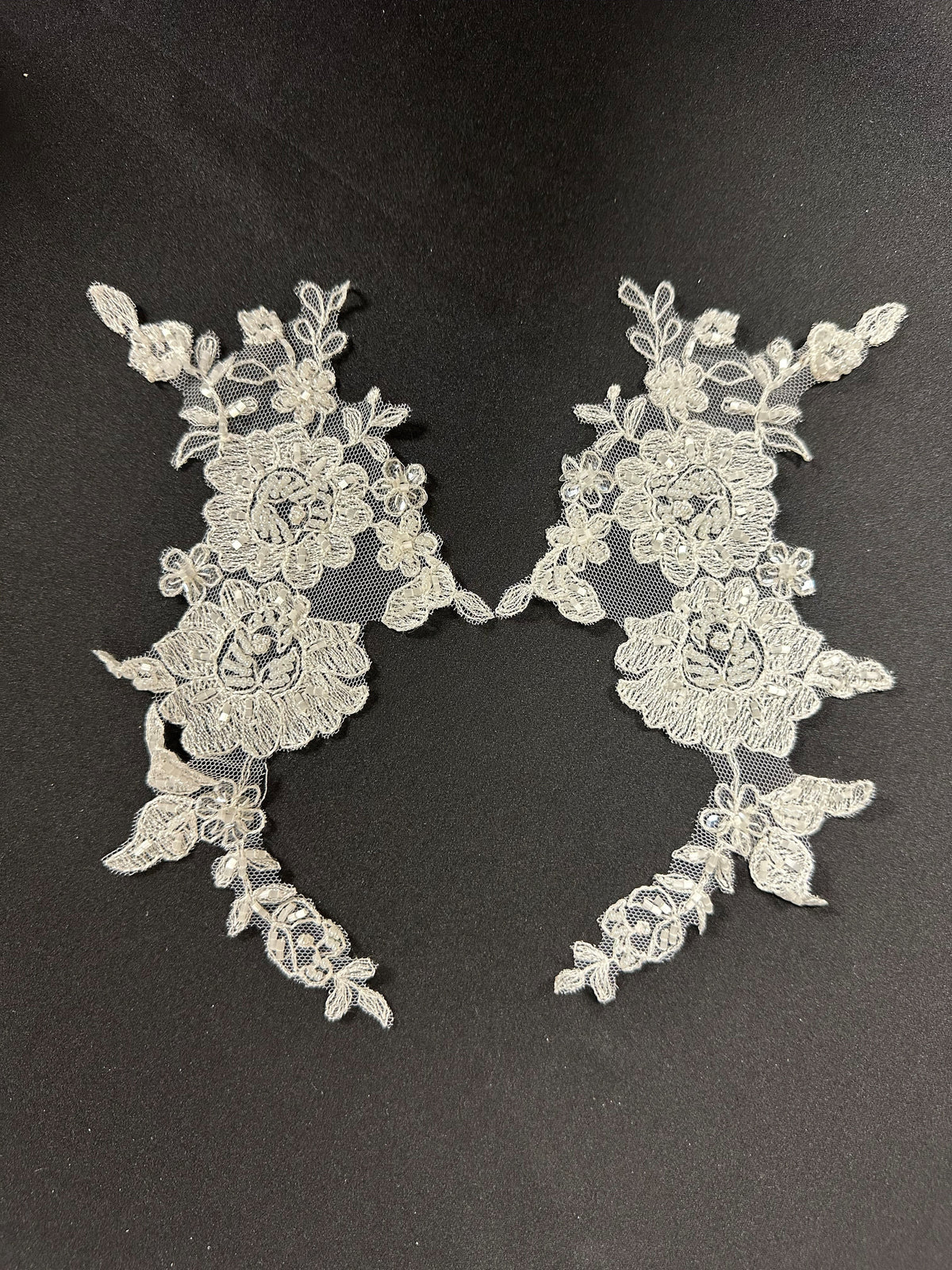 Ivory Floral Lace Appliques - T43