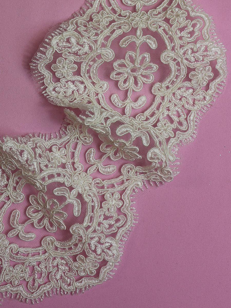 Ivory Corded Lace Trim - Agapanthus