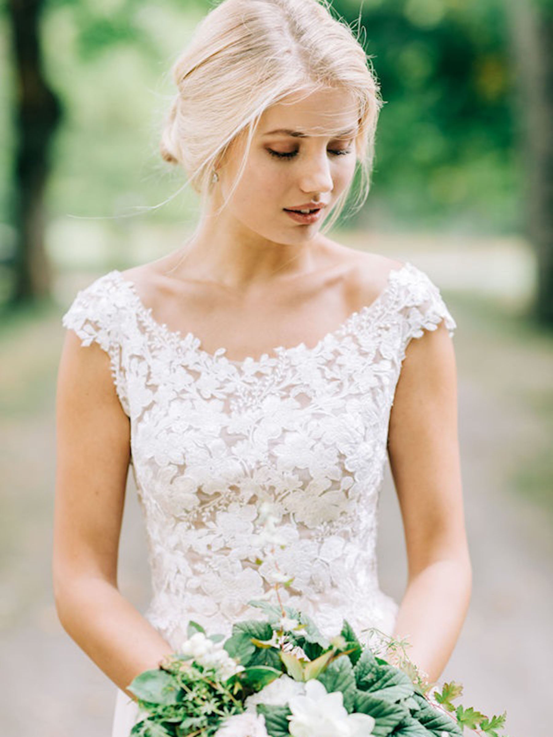 White Net Fabric With Off-white Embroidery, Boho Floral Fabric, Embroidered  Net Fabric, Wedding Dress Fabric 1 Yard 