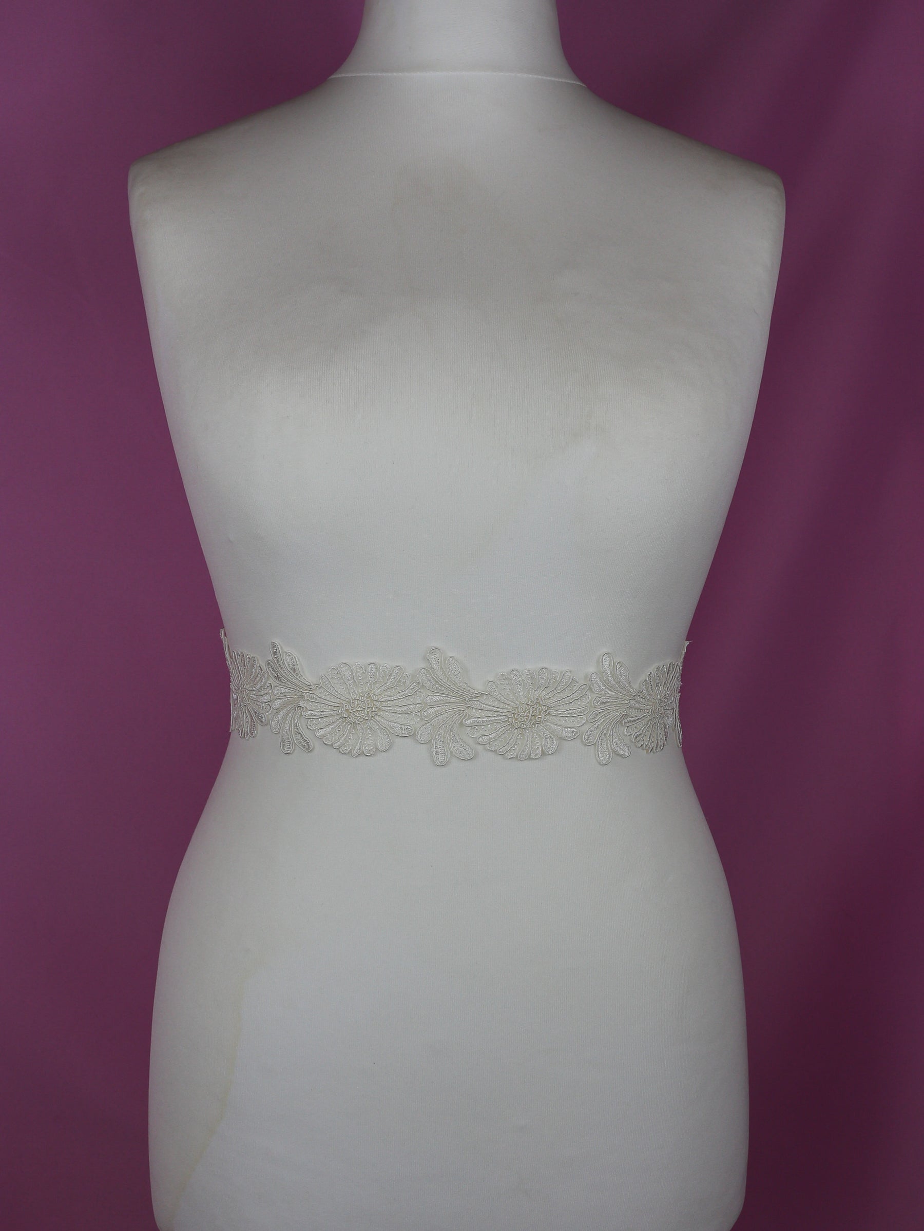 Ivory Corded Lace Trim - Azalea