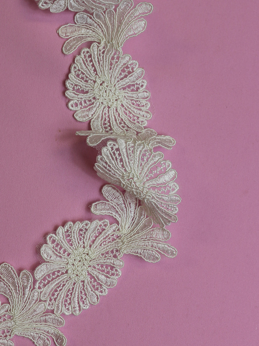 Ivory Corded Lace Trim - Azalea