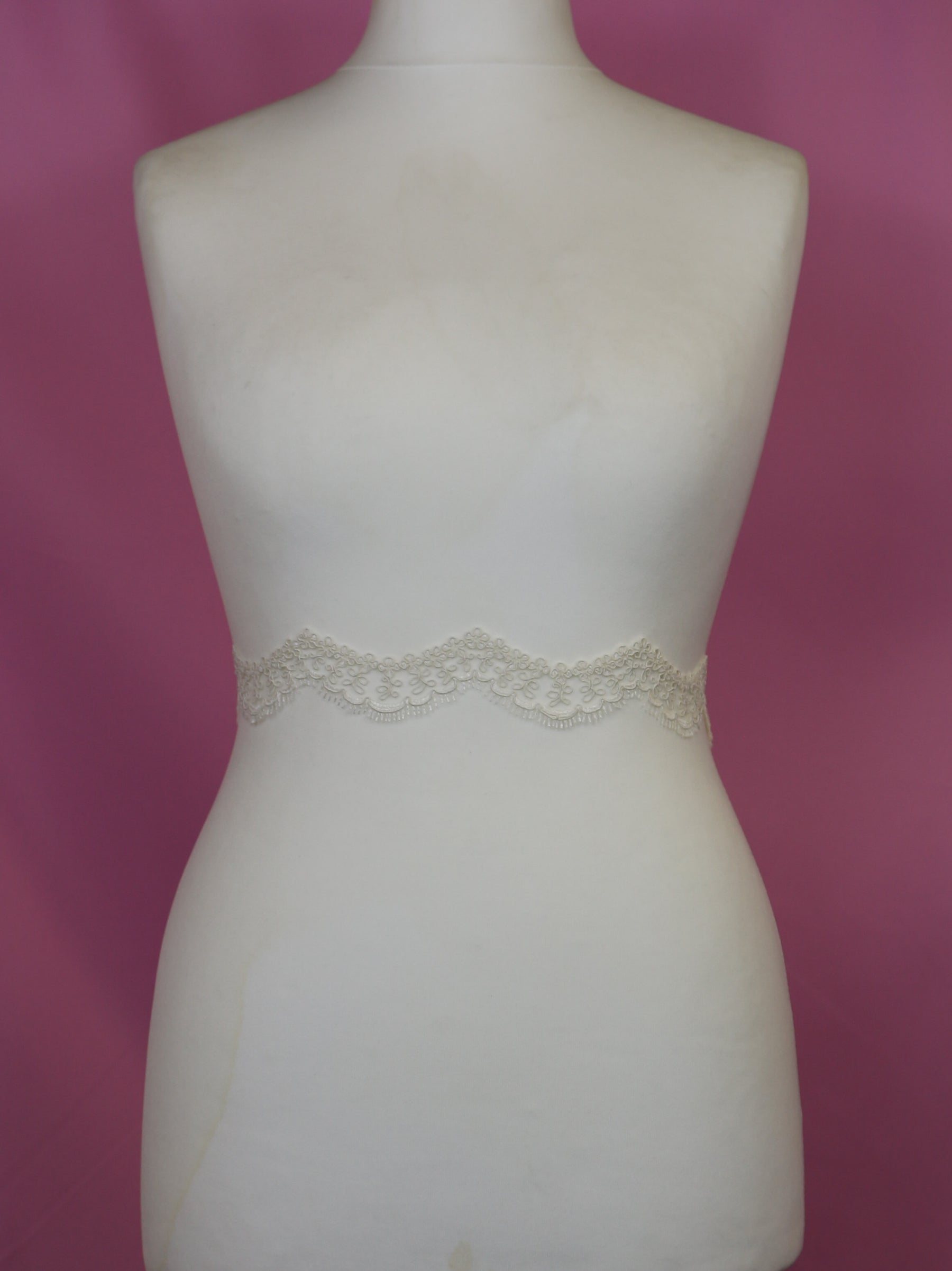 Ivory Corded Lace Trim - Bramble