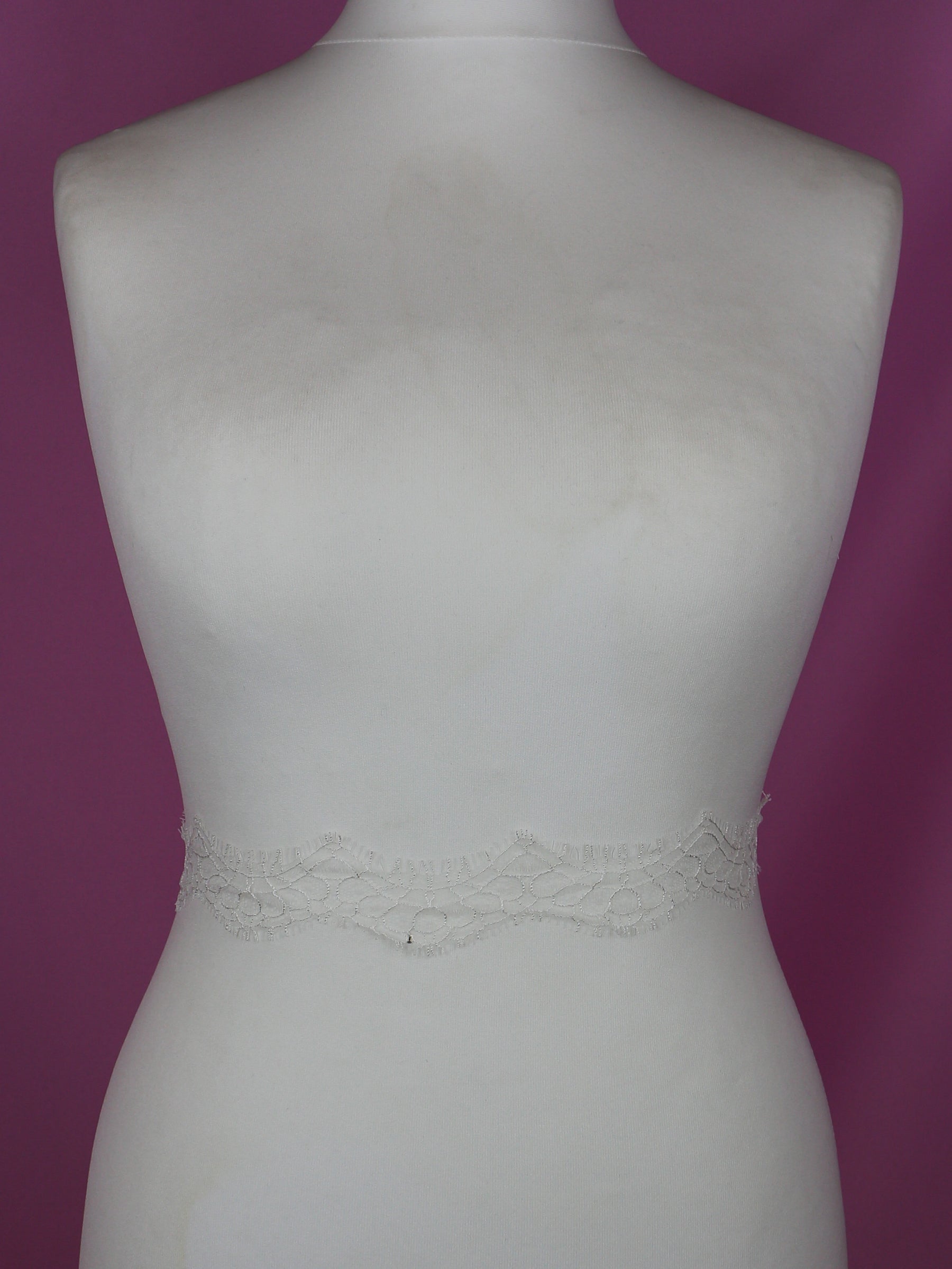 Ivory Chantilly Lace Trim - Darcey