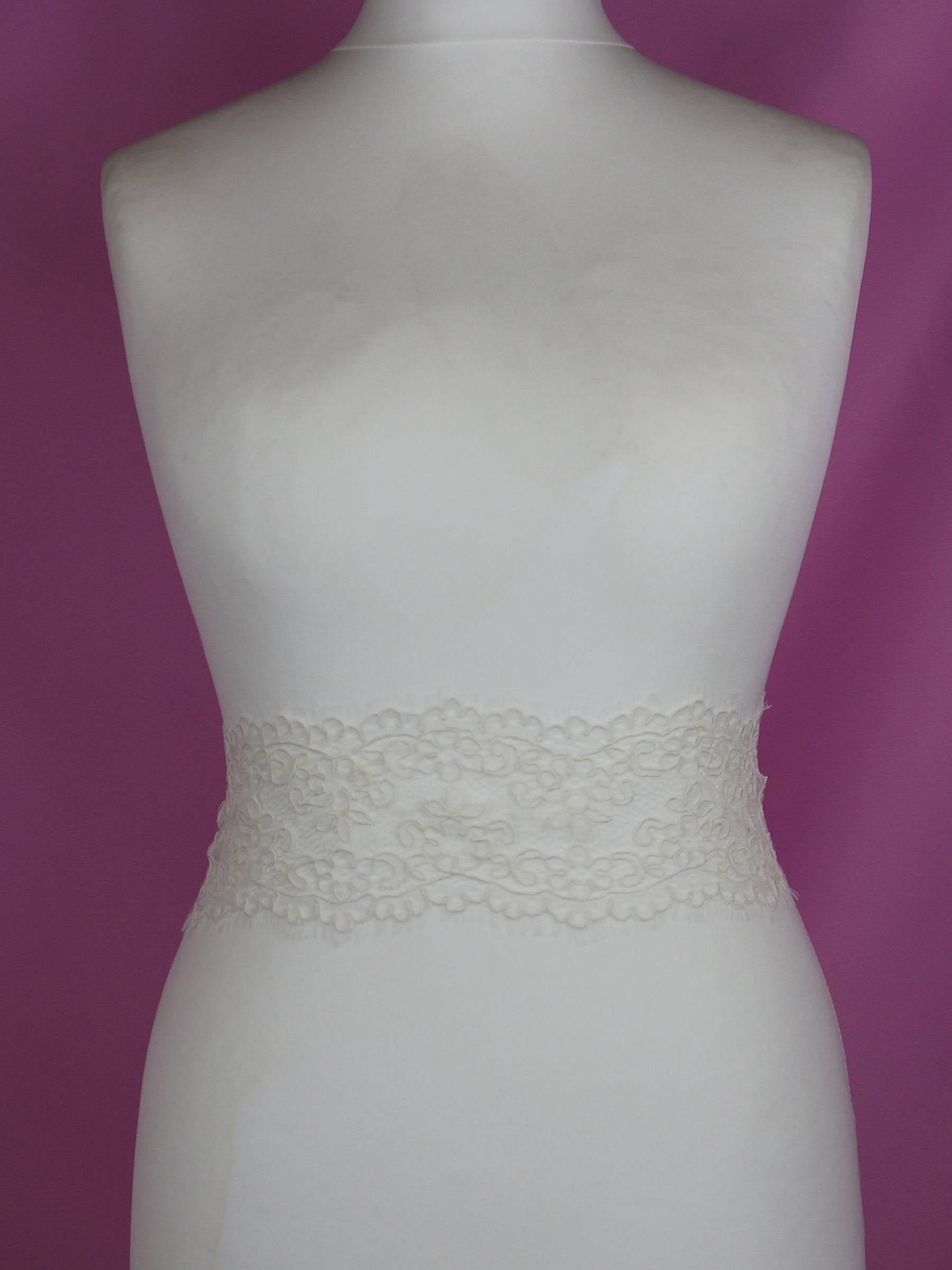 Ivory Corded Lace Trim - Ego