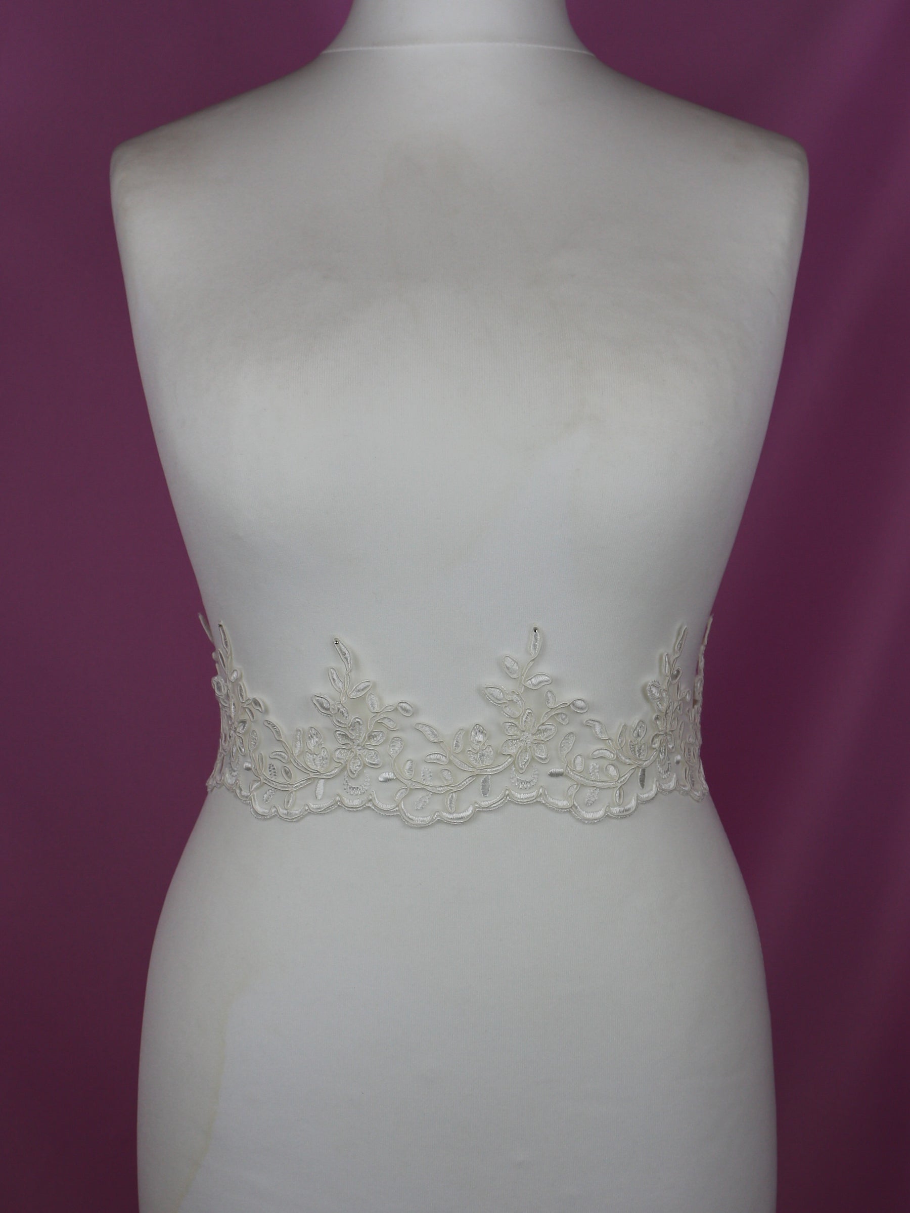 Ivory Corded Lace Trim - Gabrielle