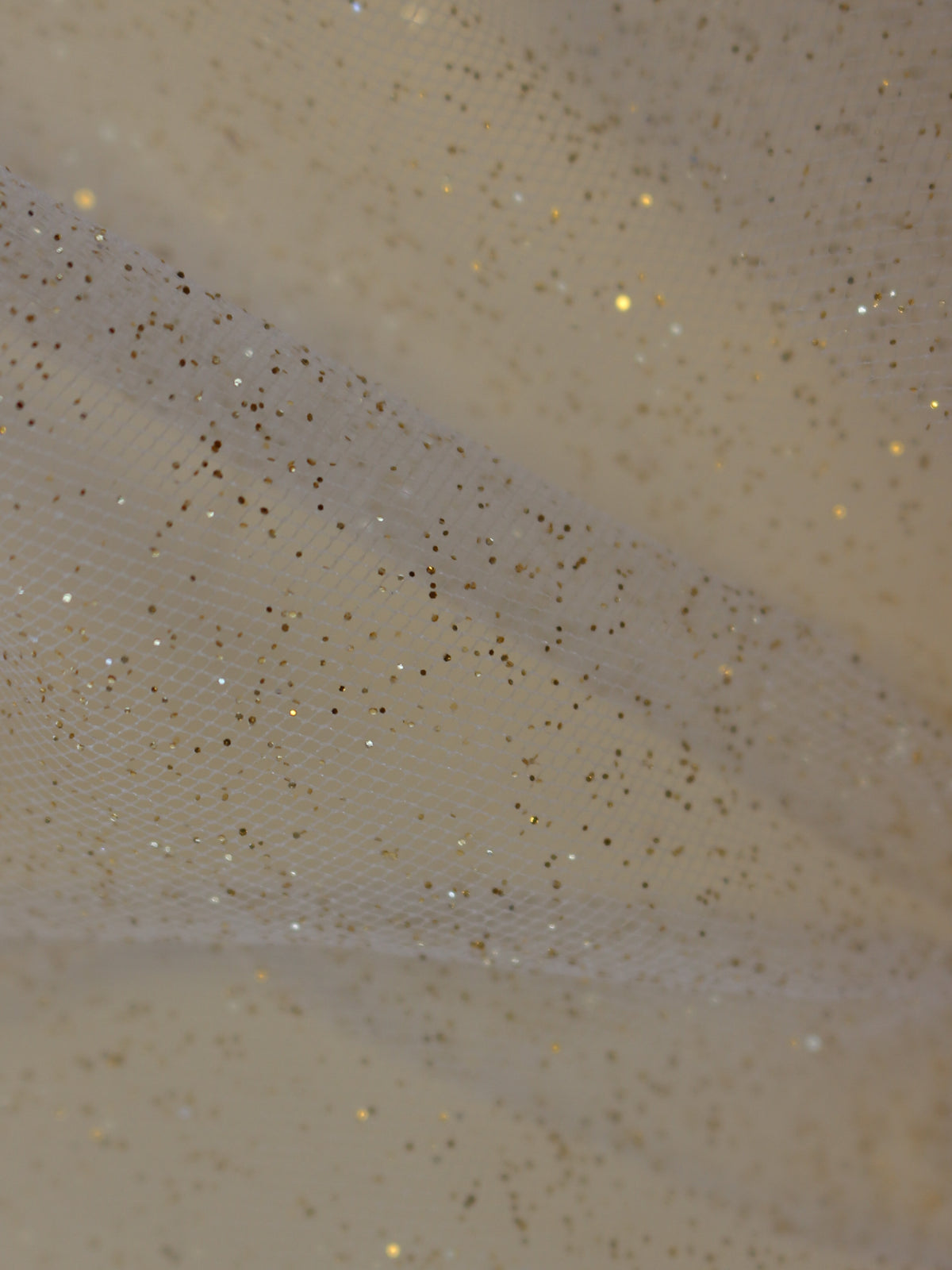 Gold Glitter Tulle (300cm/119") – Effervescence