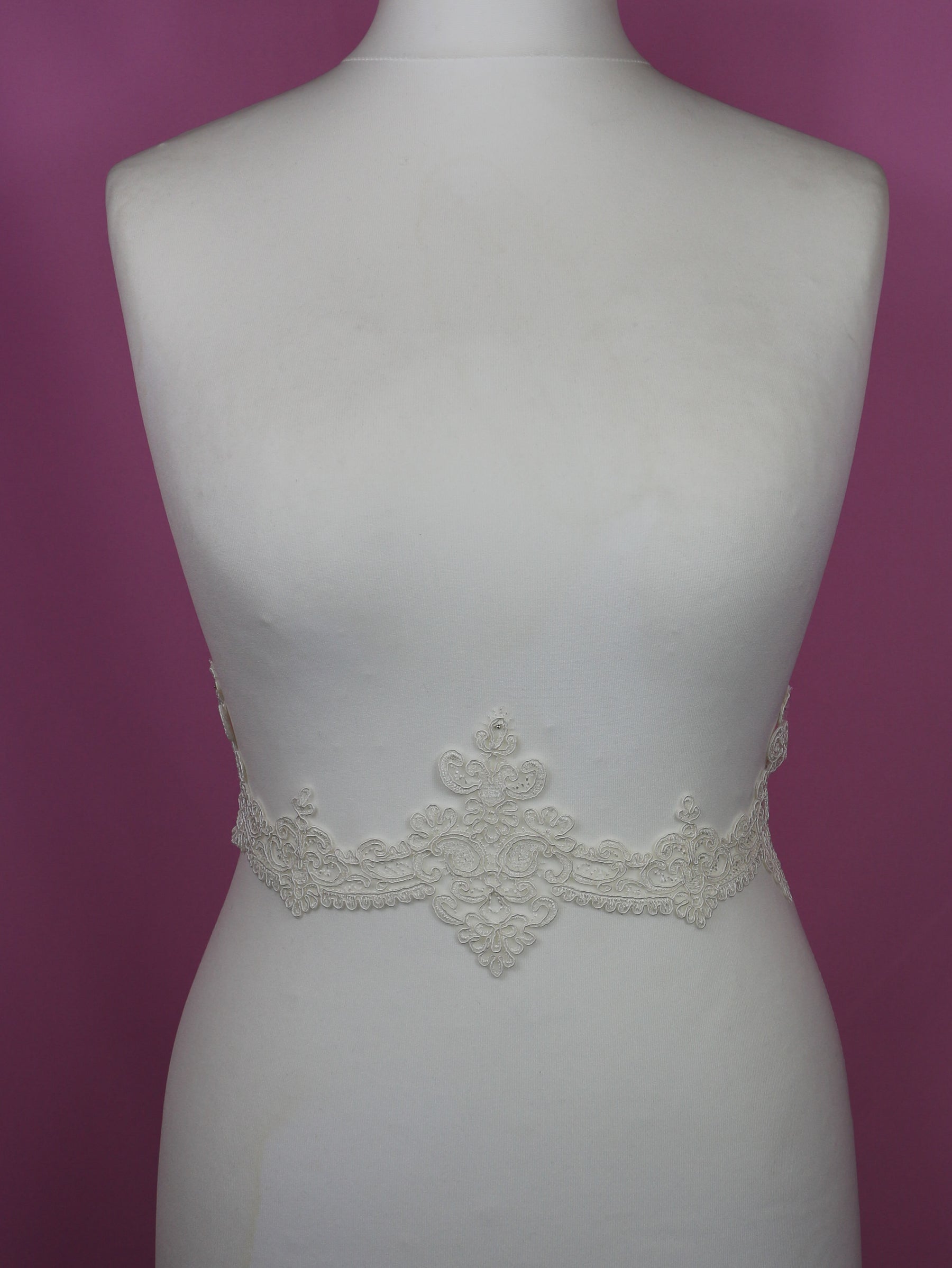 Ivory Corded Lace Trim - Hydrangea