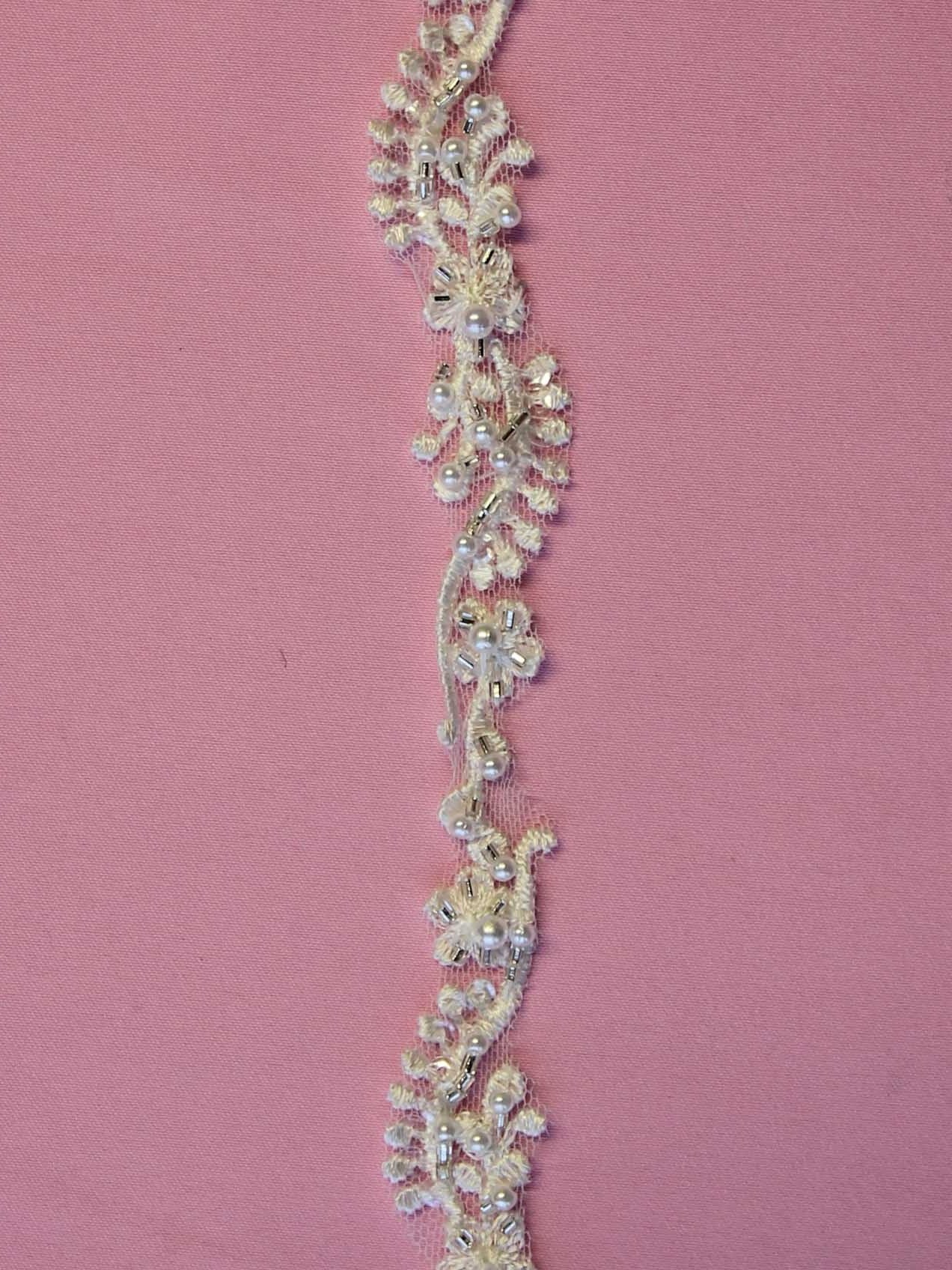 Ivory Beaded Lace Trim – Gamma