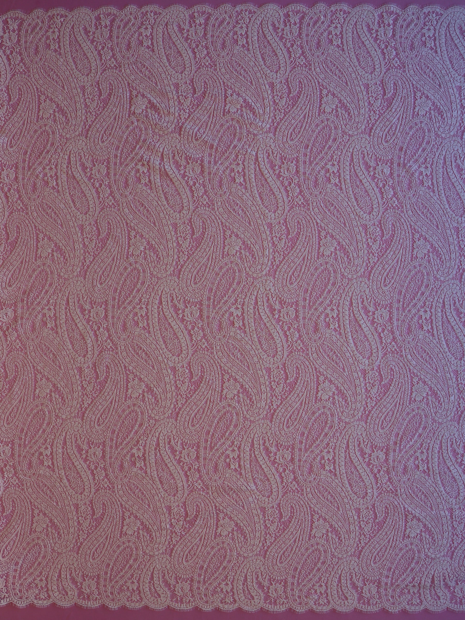 Ivory Chantilly Lace - Desirée