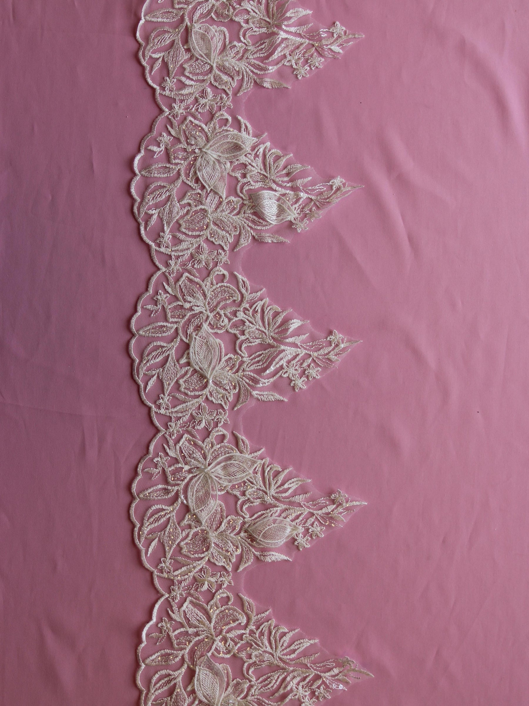 Ivory Embroidered Lace Trim (Small) – Calinda