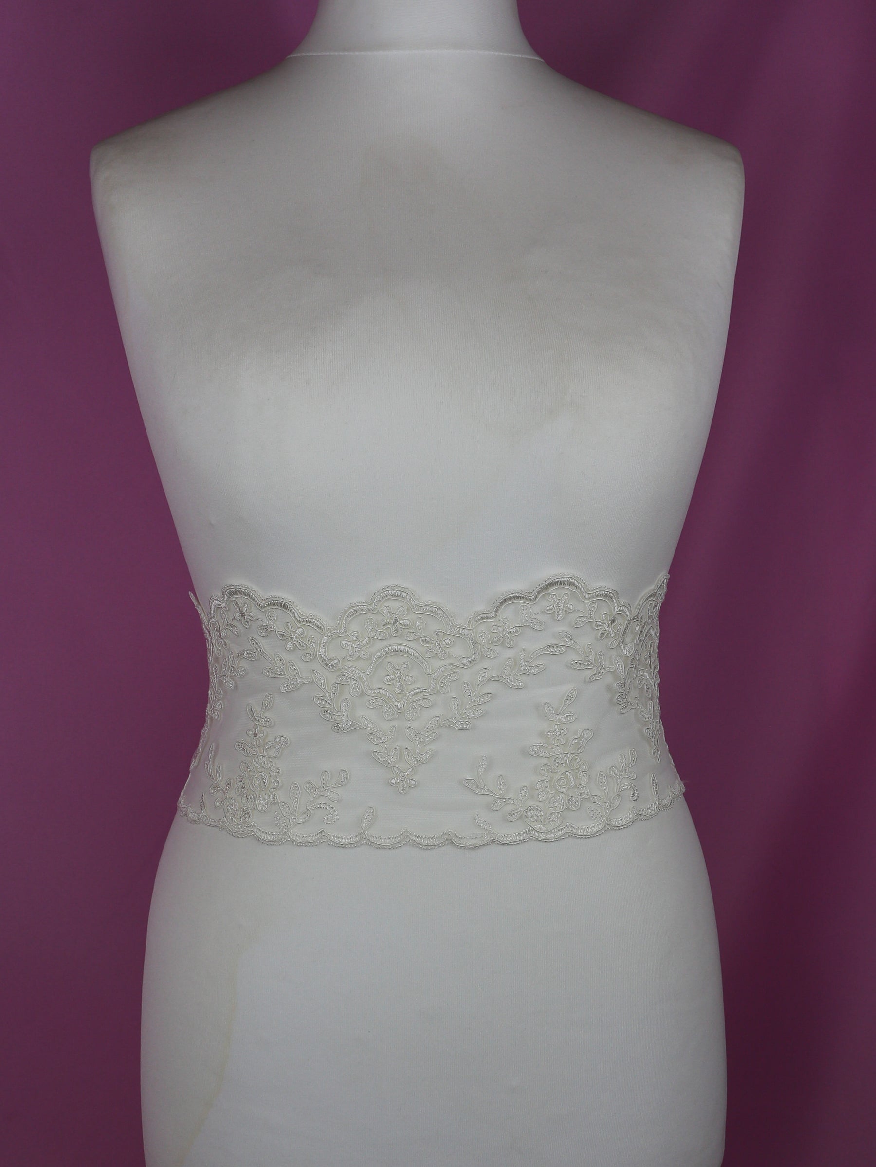 Ivory Corded Lace Trim - Kansas