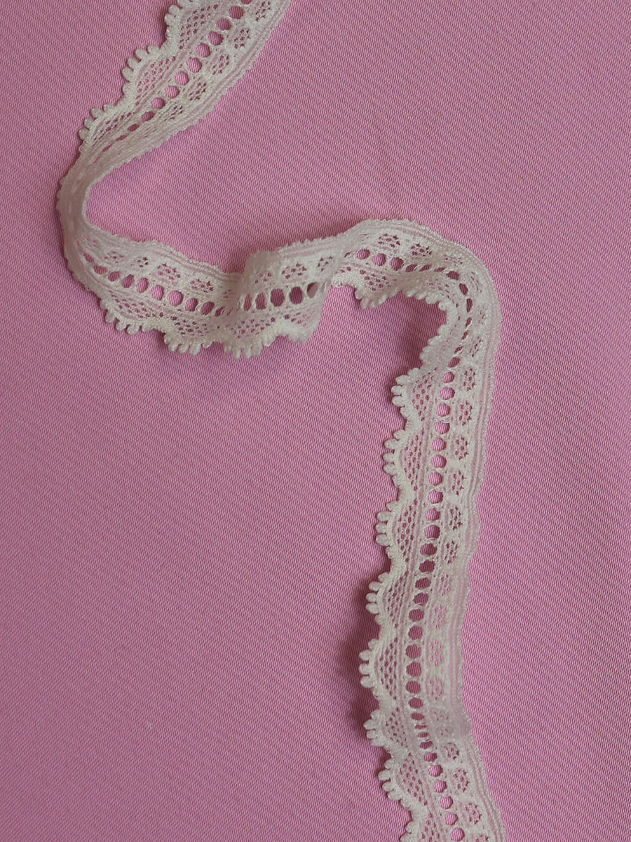 Ivory Lace Trim - Maple