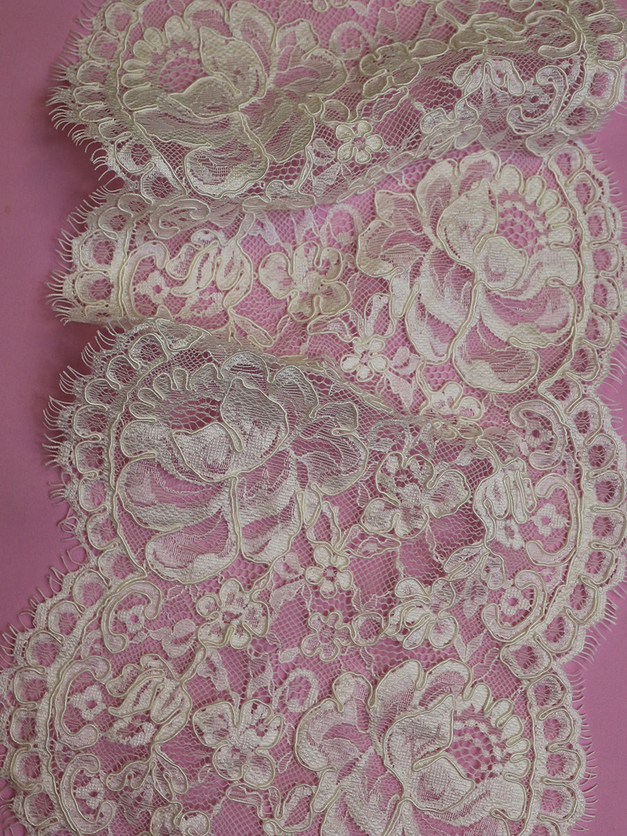 Ivory Corded Lace Trim - Stella