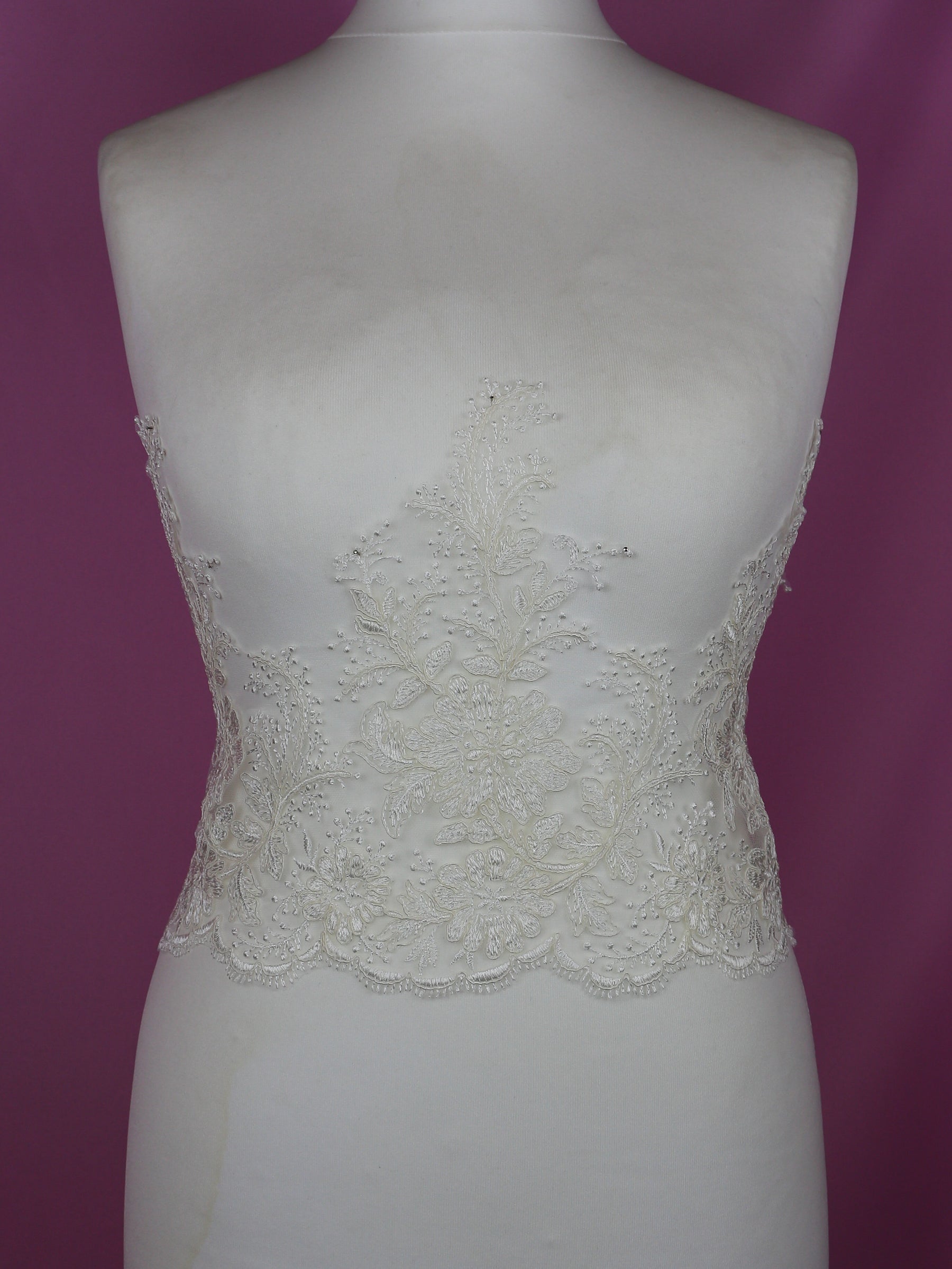 Ivory Corded Lace Trim - Wyoming