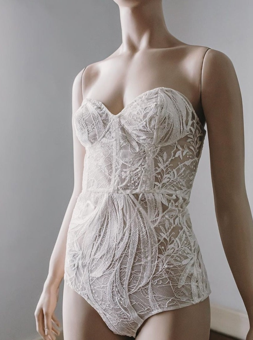 Ivory Lace - Capriana