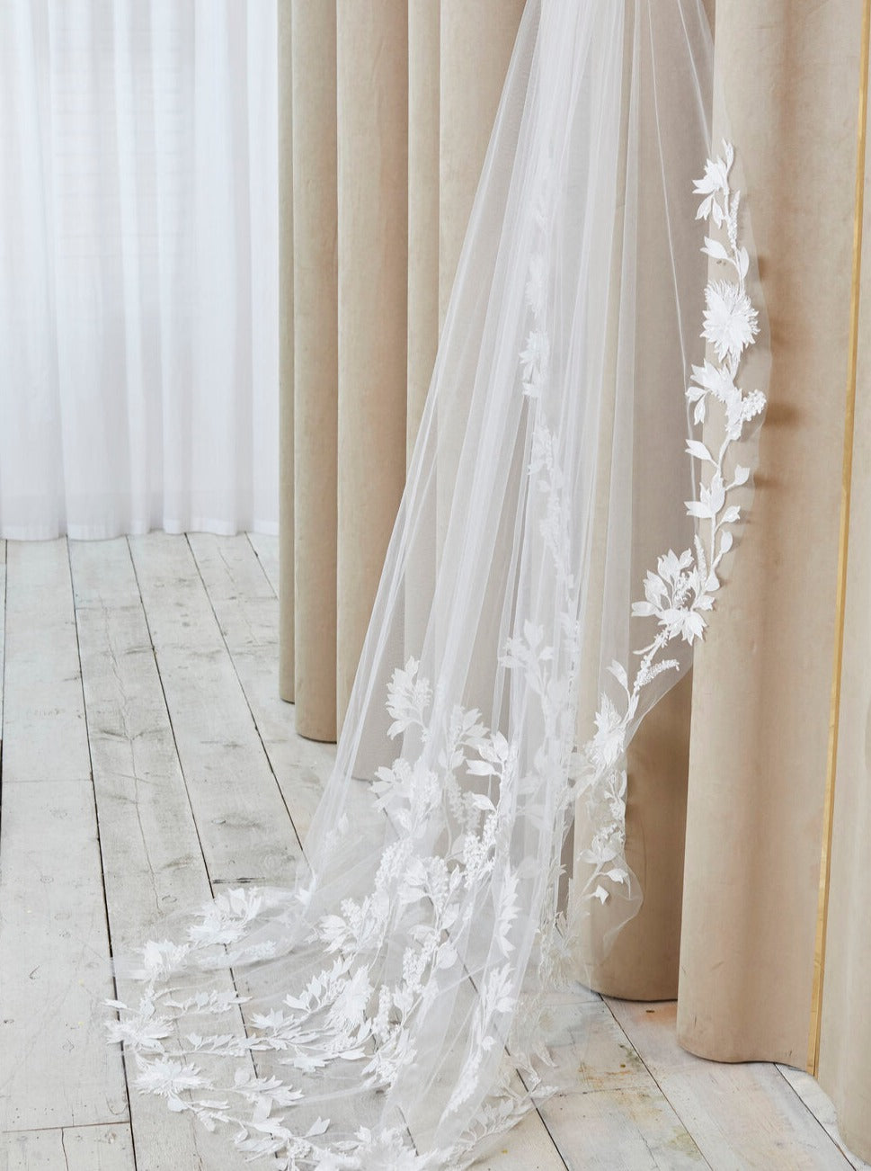 Ivory 3D Lace - Catalina