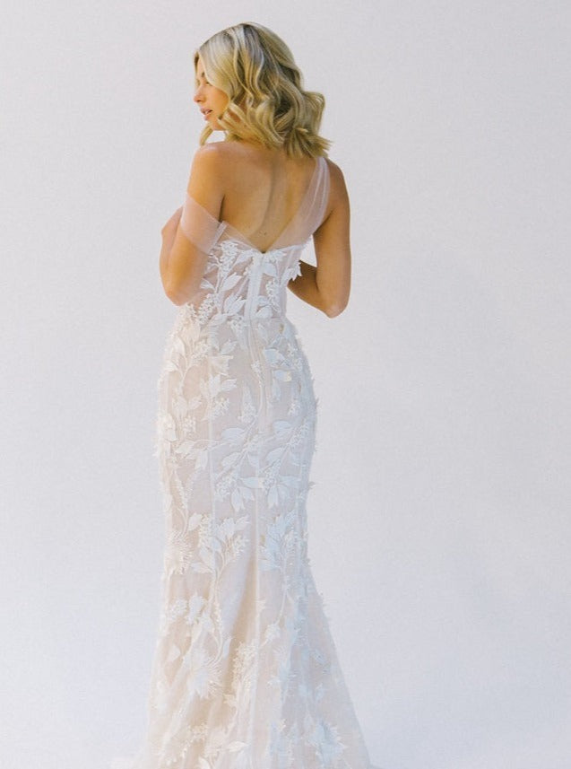 Ivory 3D Lace - Catalina