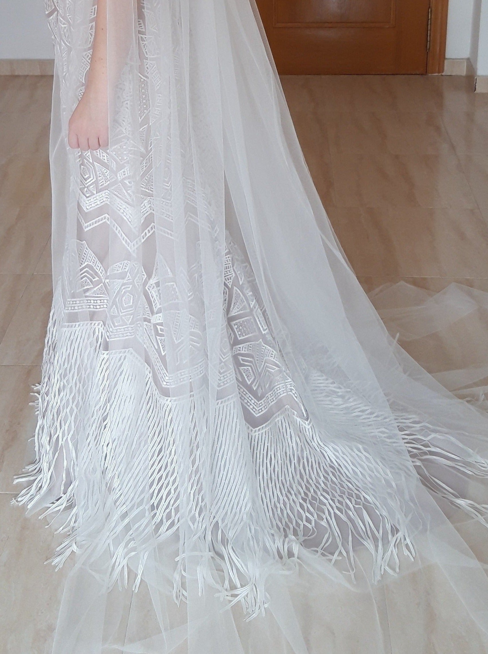Ivory Fringed Embroidery Lace - Essence
