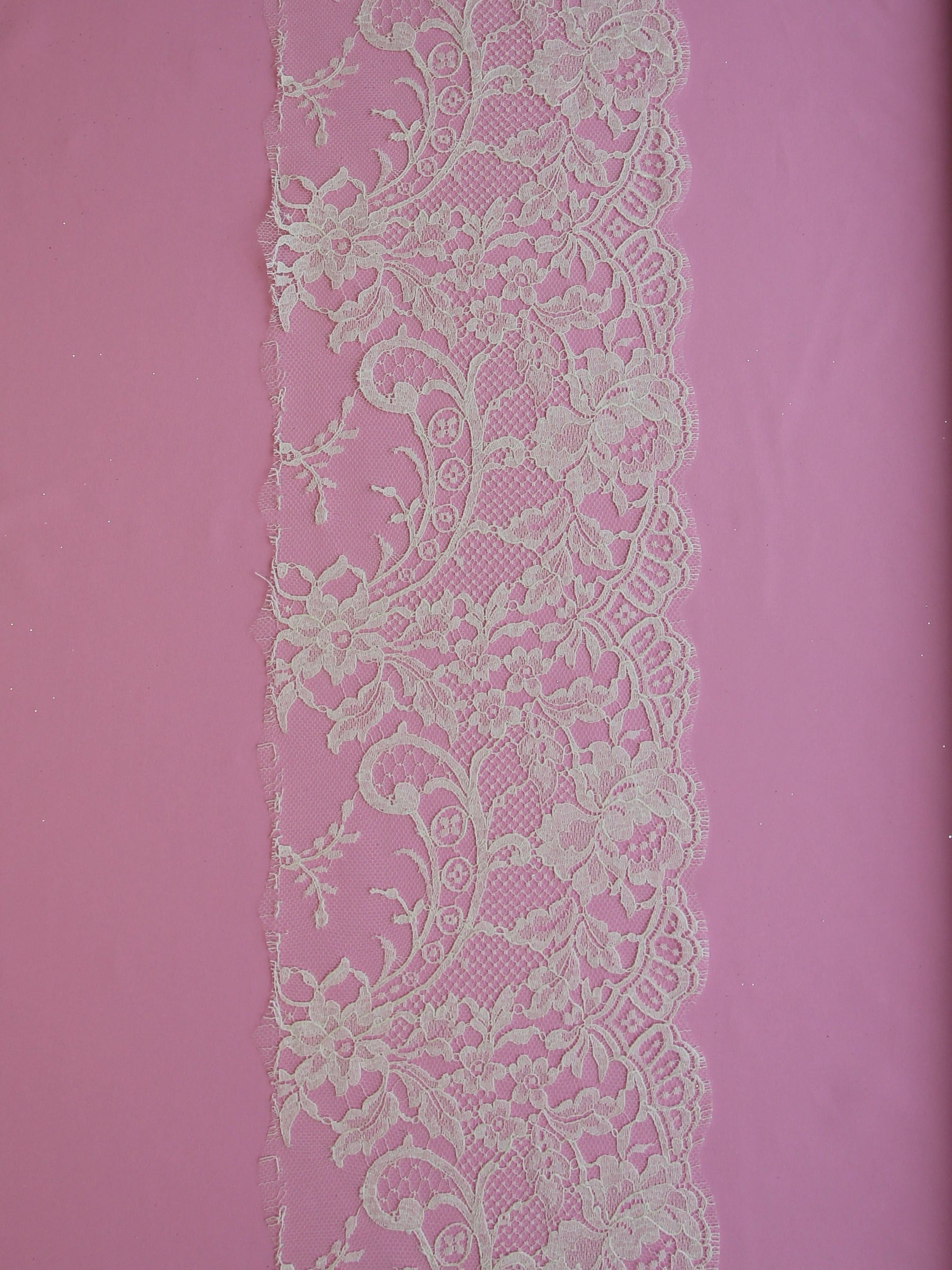 Ivory Chantilly Lace Trim - Kate