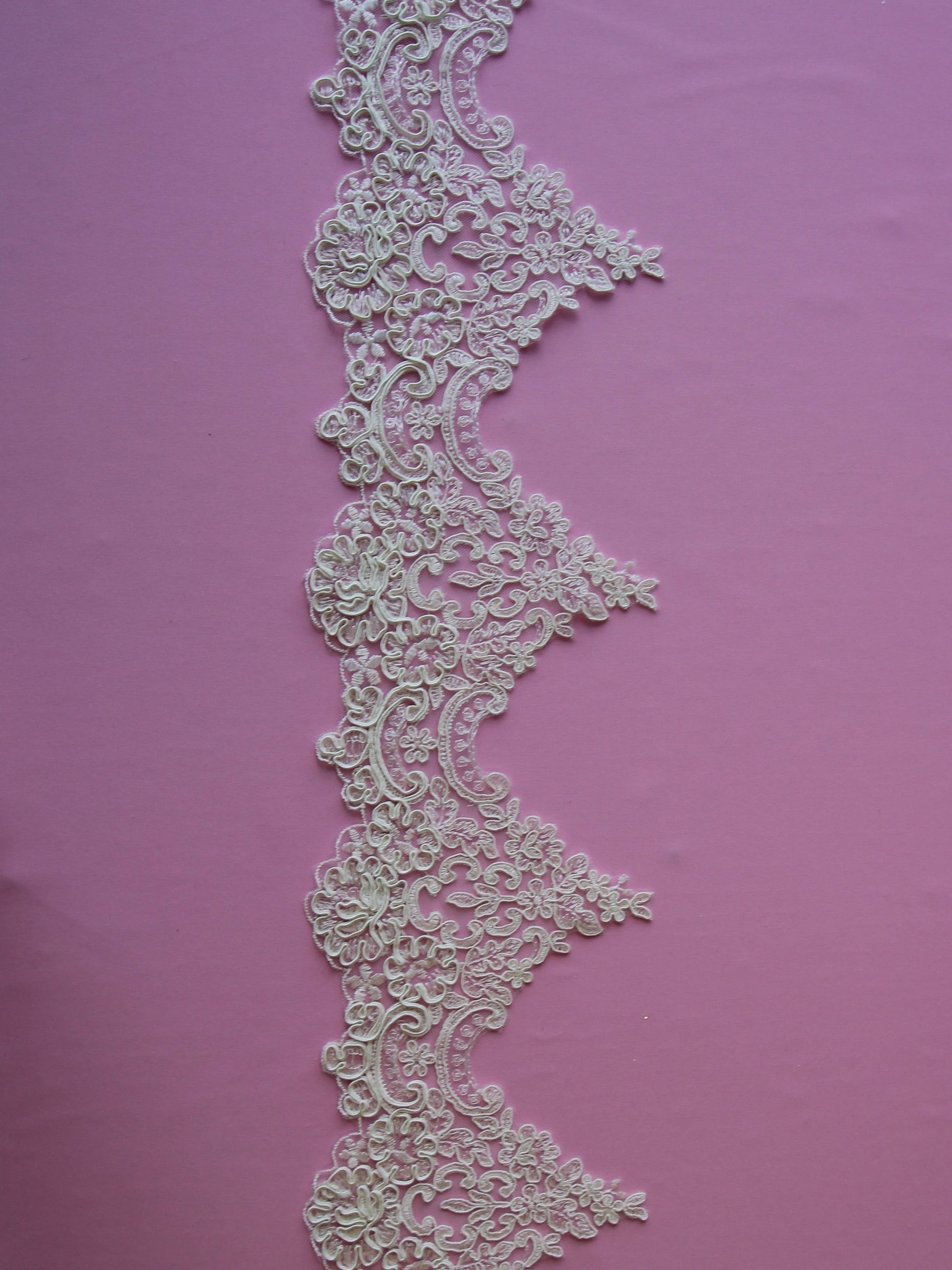 Ivory Corded Lace Trim - Belinda