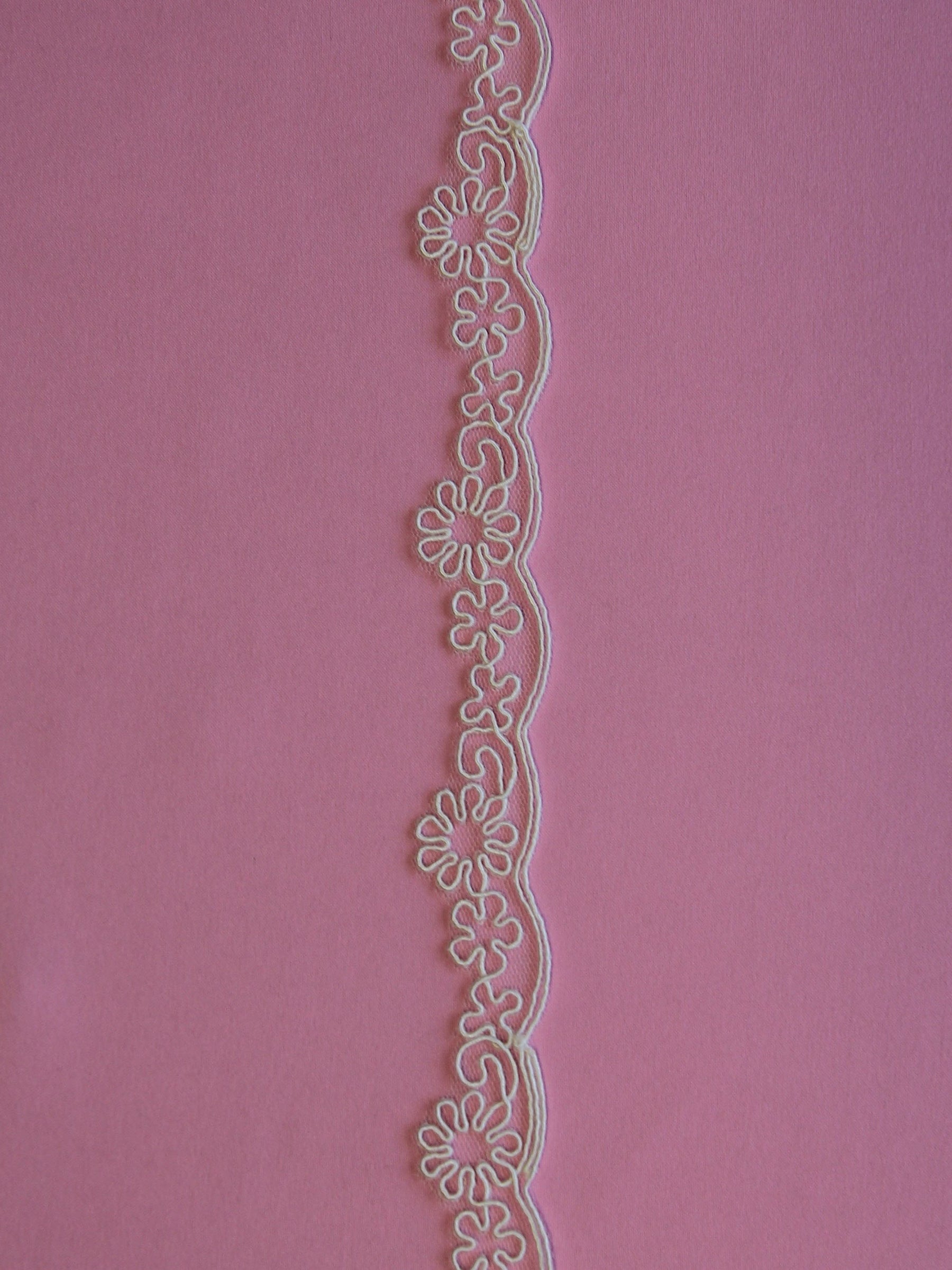 Ivory Corded Lace Trim - Celandine