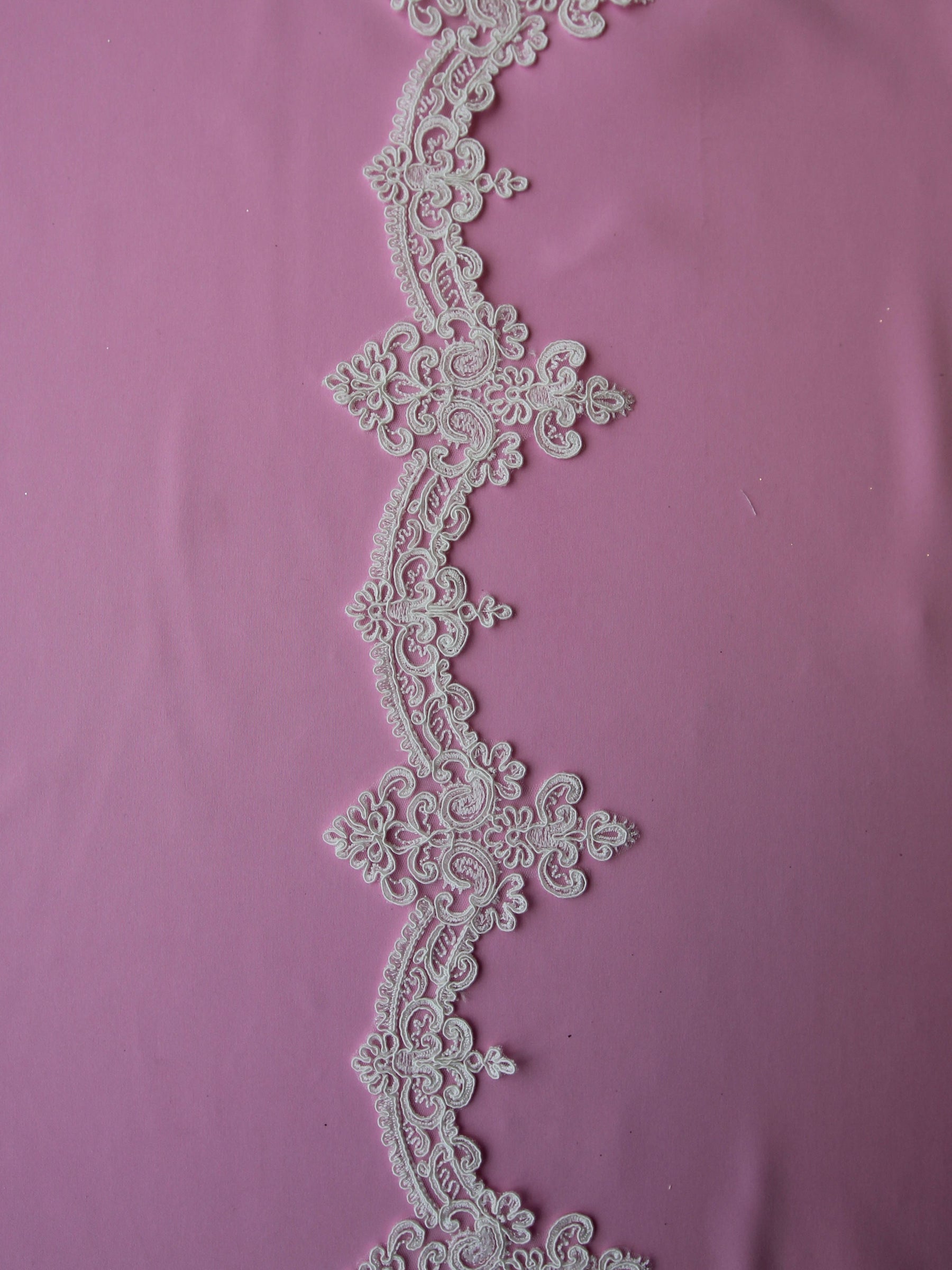 Ivory Corded Lace Trim - Hydrangea