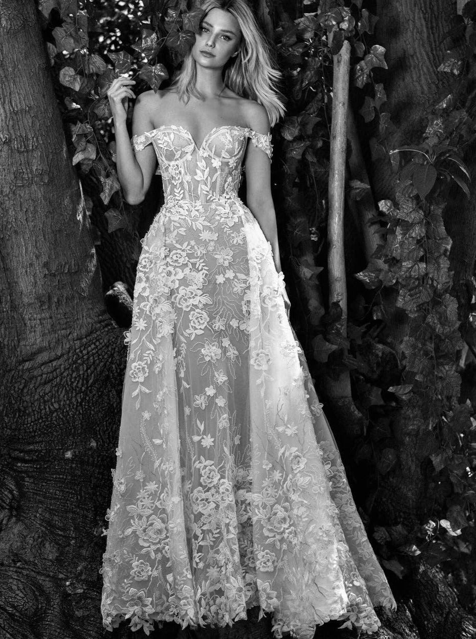 Ivory Embroidered 3D Lace - Willamena