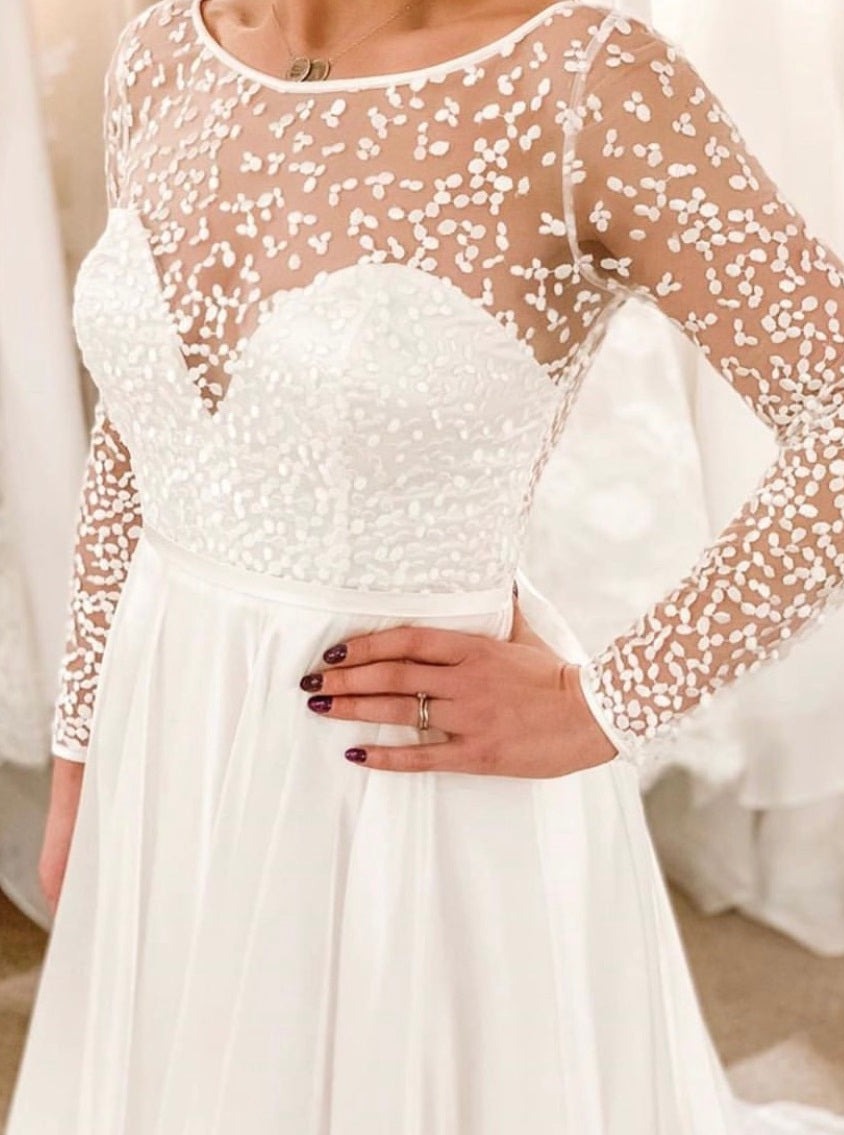 Ivory Embroidered Lace - Gabby