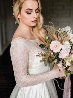 Ivory Chantilly Lace - Prudence