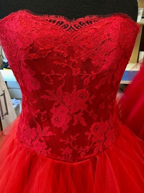 Scarlet Chantilly Lace - Kate