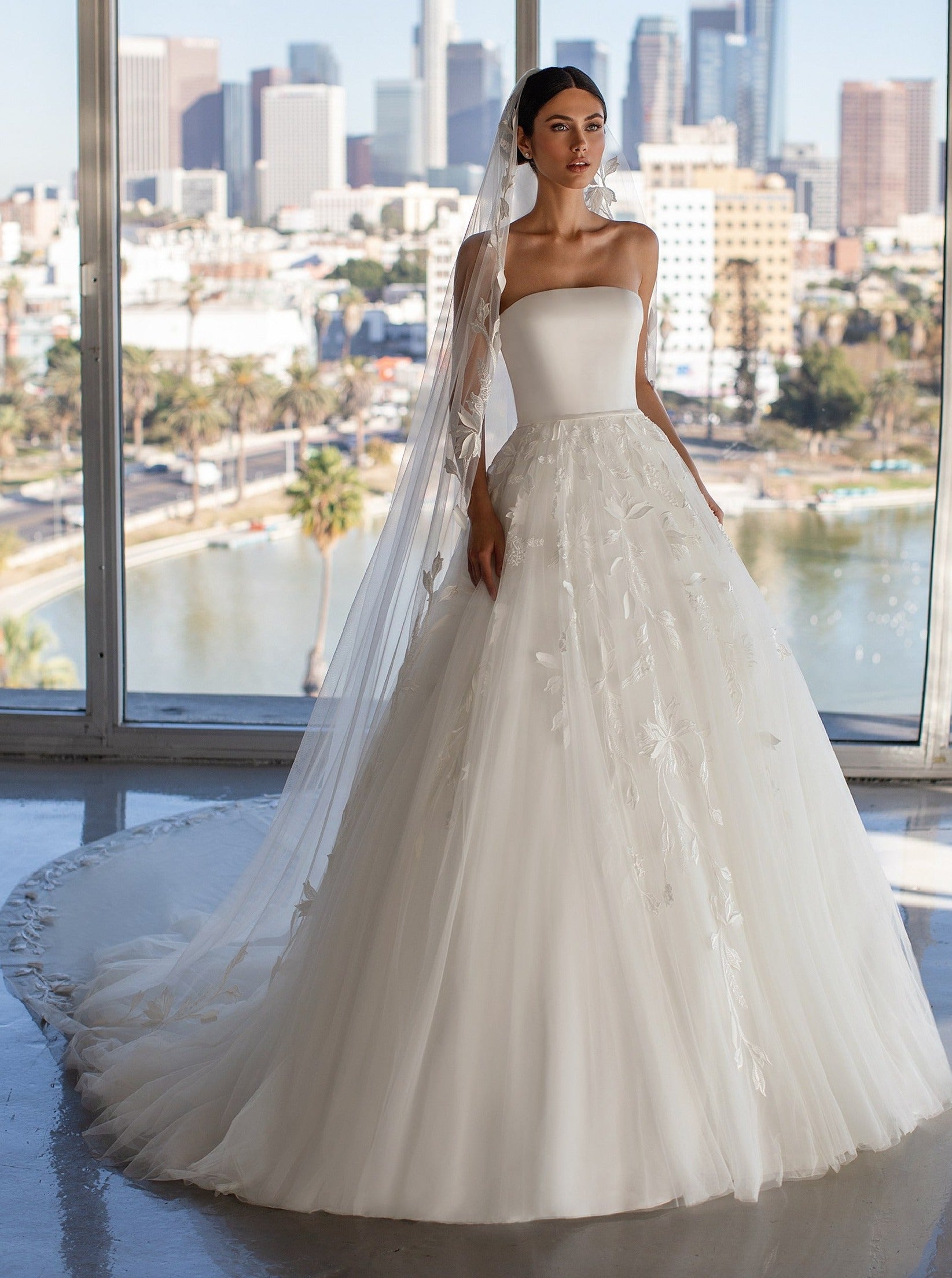 Ivory 3D Lace - Catalina