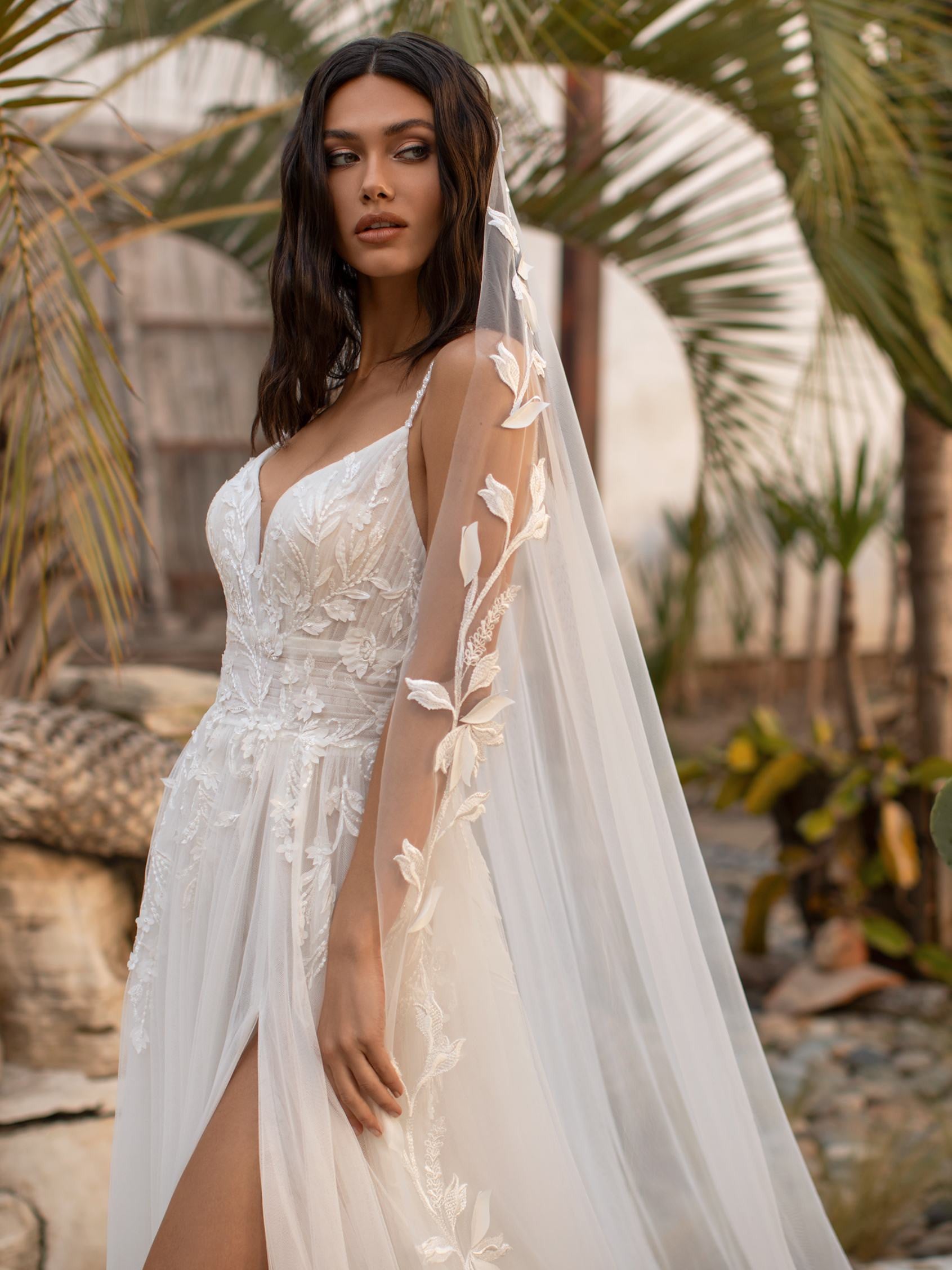 Ivory 3D Lace - Catalina