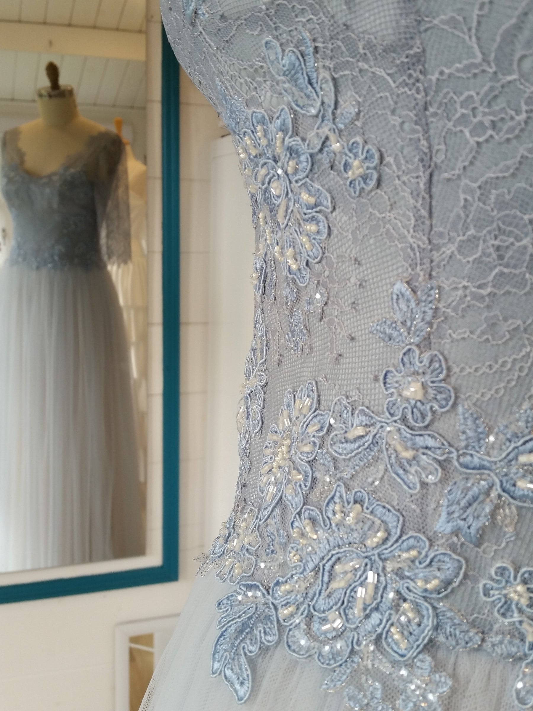 Vintage Blue Lace - Victoria