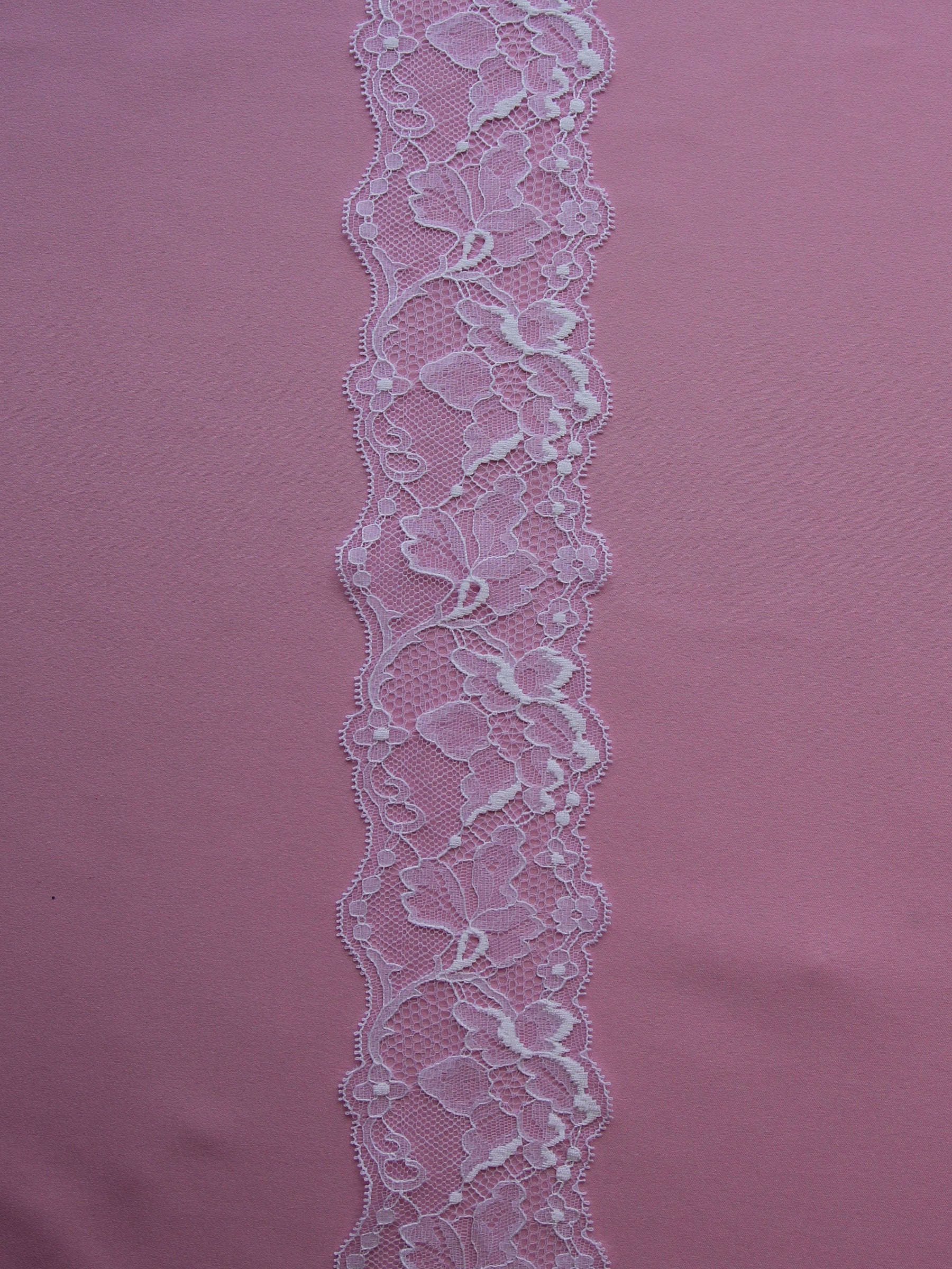 White Leavers Lace Trim - Amanda