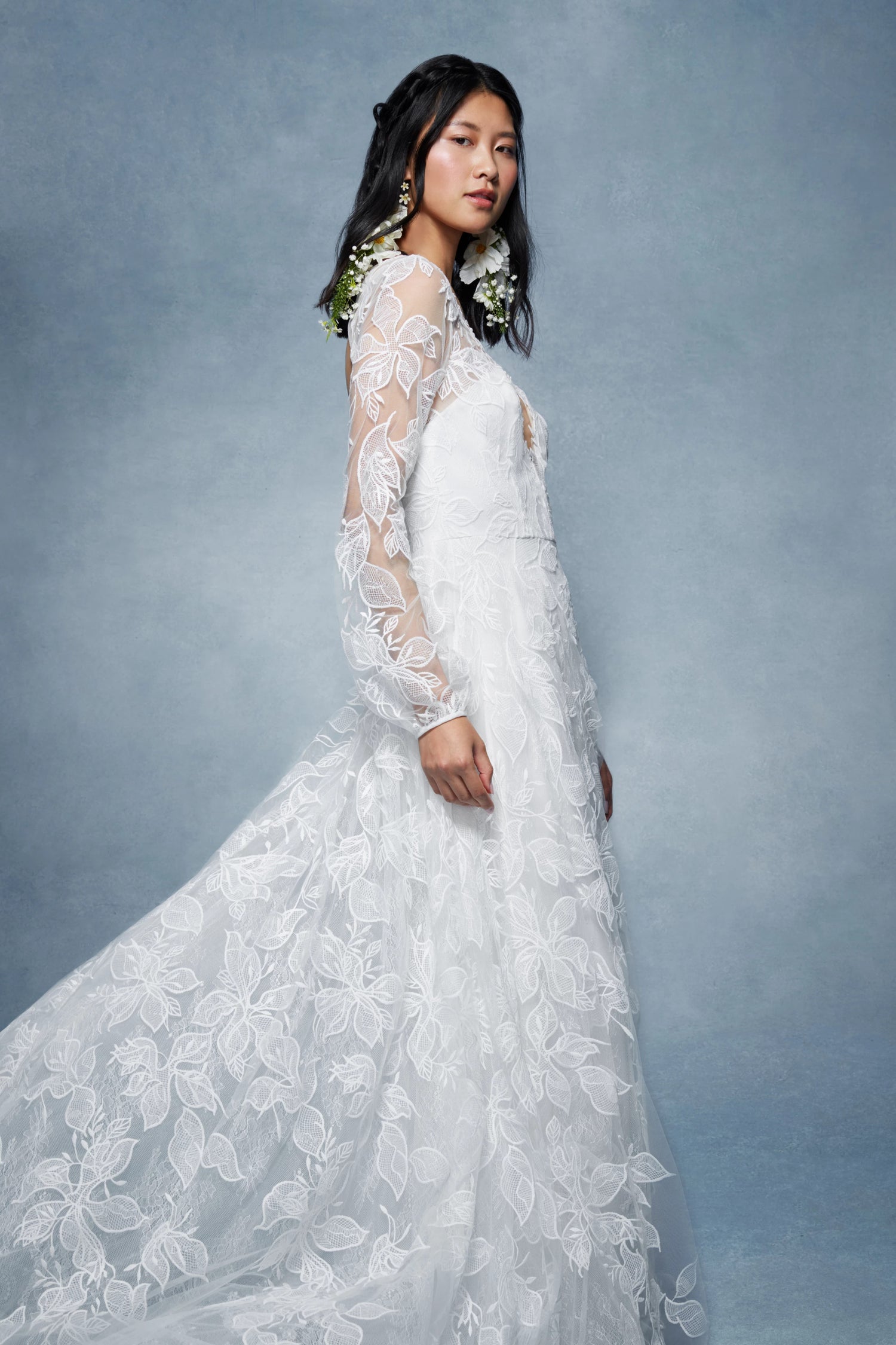 Leafy Lace Fabric for Autumnal Elegance Leafy Lace Fabric for Autumnal Elegance