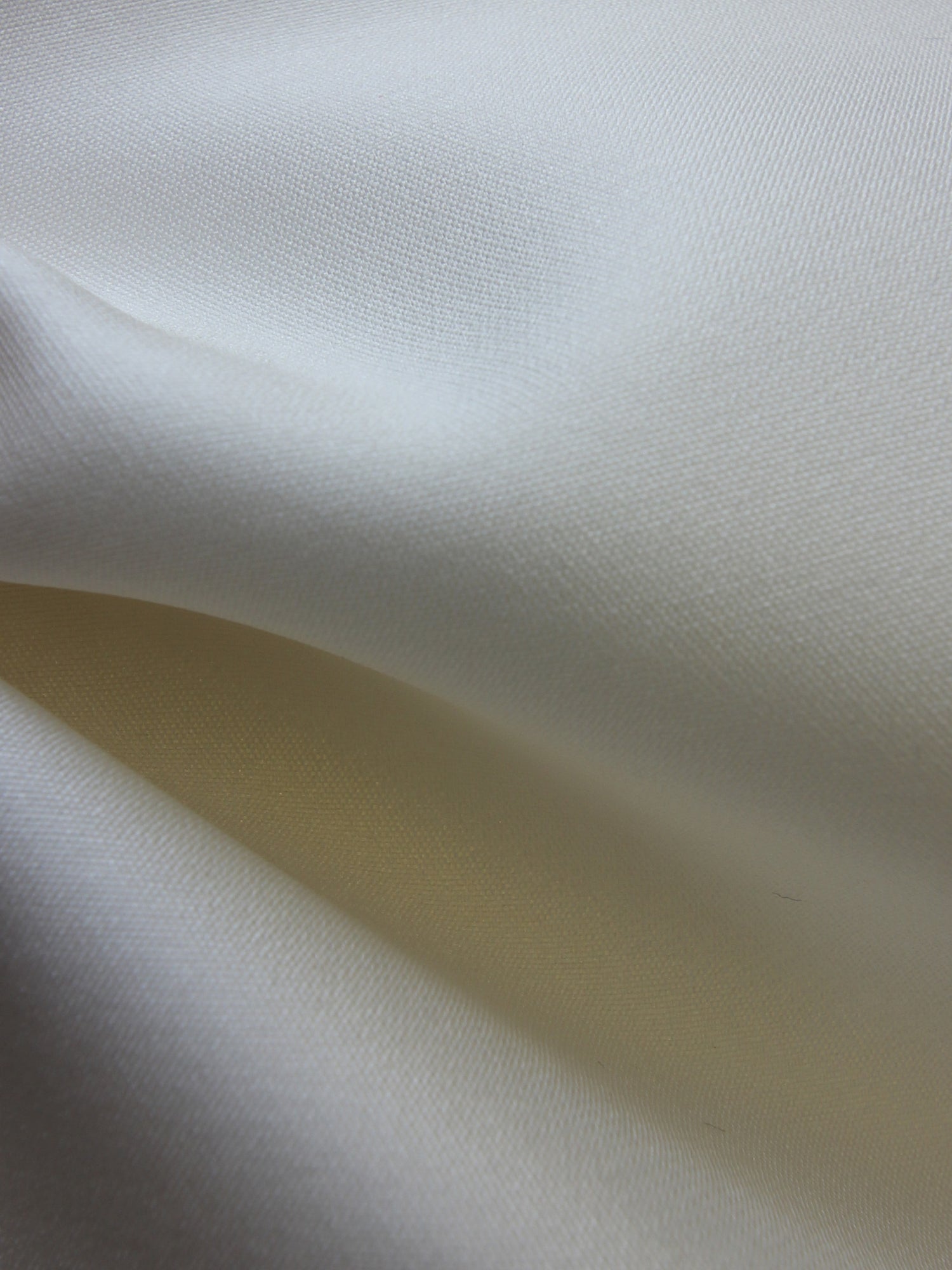 A Comprehensive Plain Silks Range: Fashion Fabrics