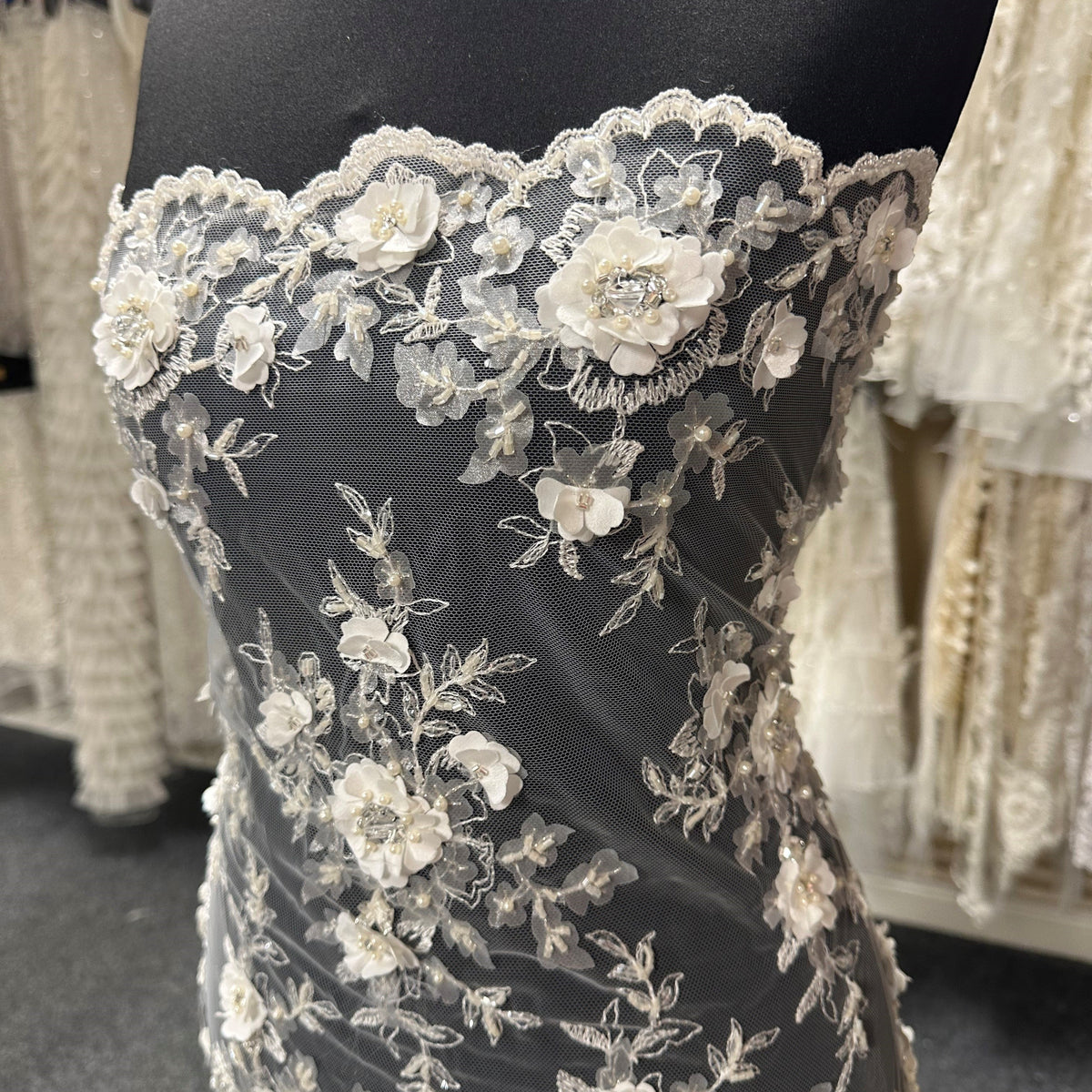 3D Lace : Dress Making - Bridal Fabrics 3D Lace : Dress Making - Bridal Fabrics