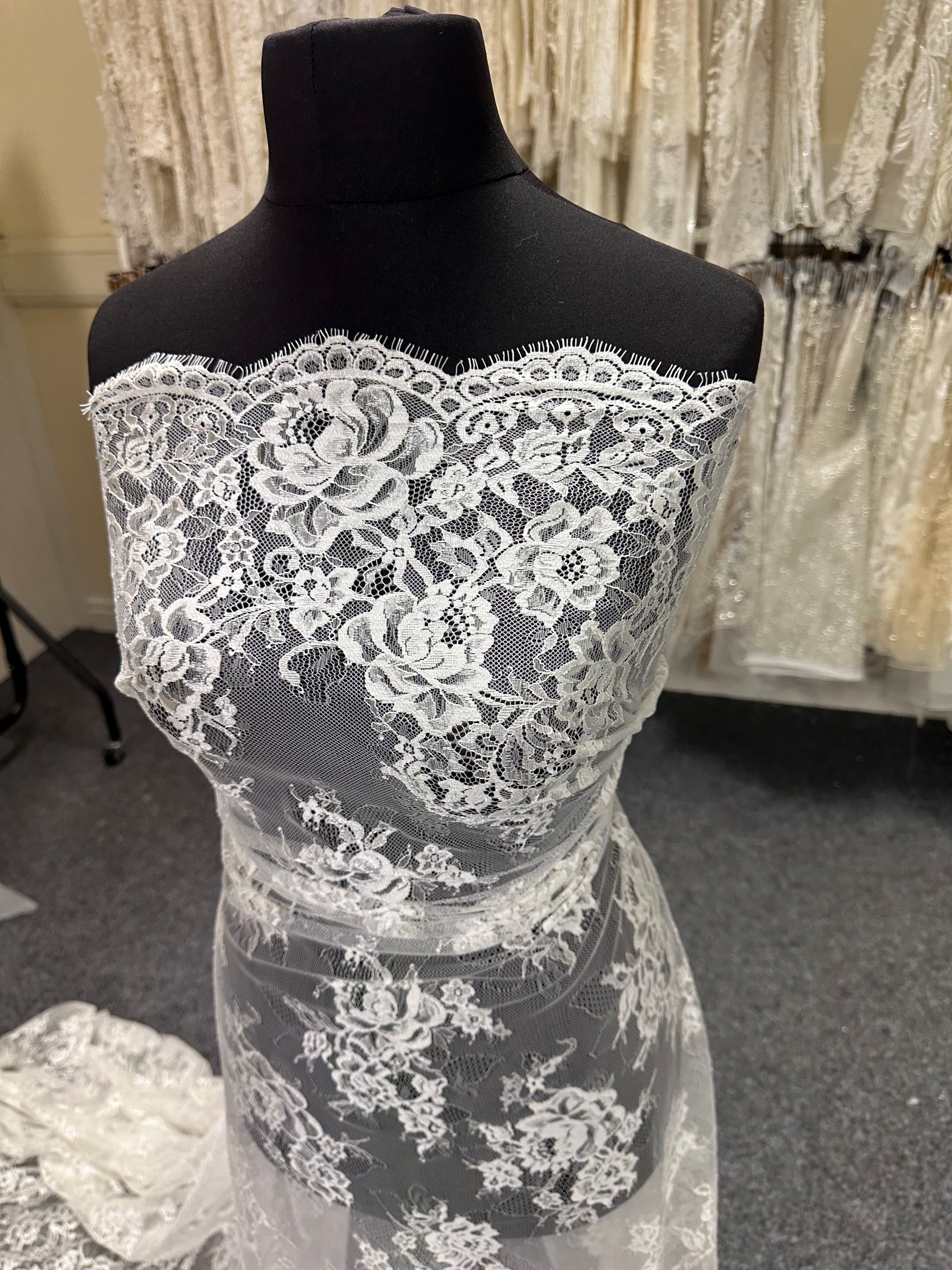 Plain (Unembellished) Lace : Wedding Dress - Bridal Fabrics Plain (Unembellished) Lace : Wedding Dress - Bridal Fabrics