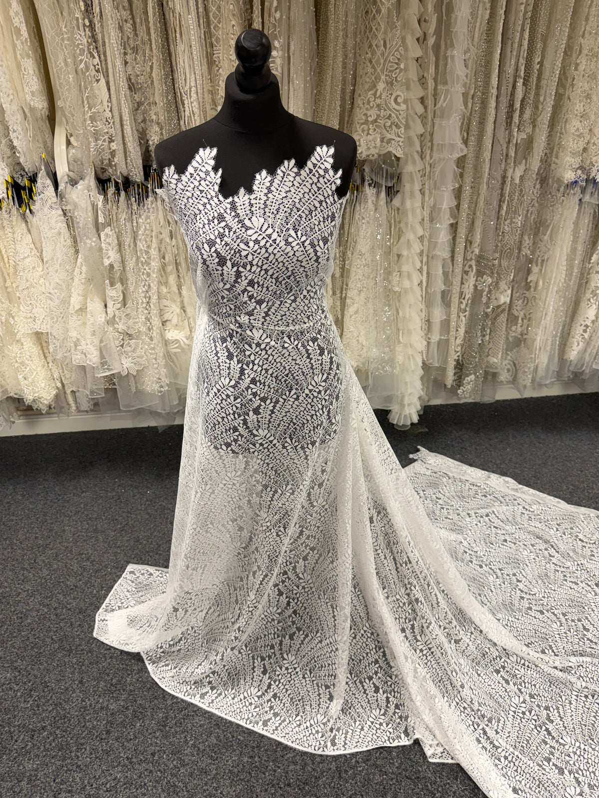 Ivory Leaf Themed Lace - LA1007