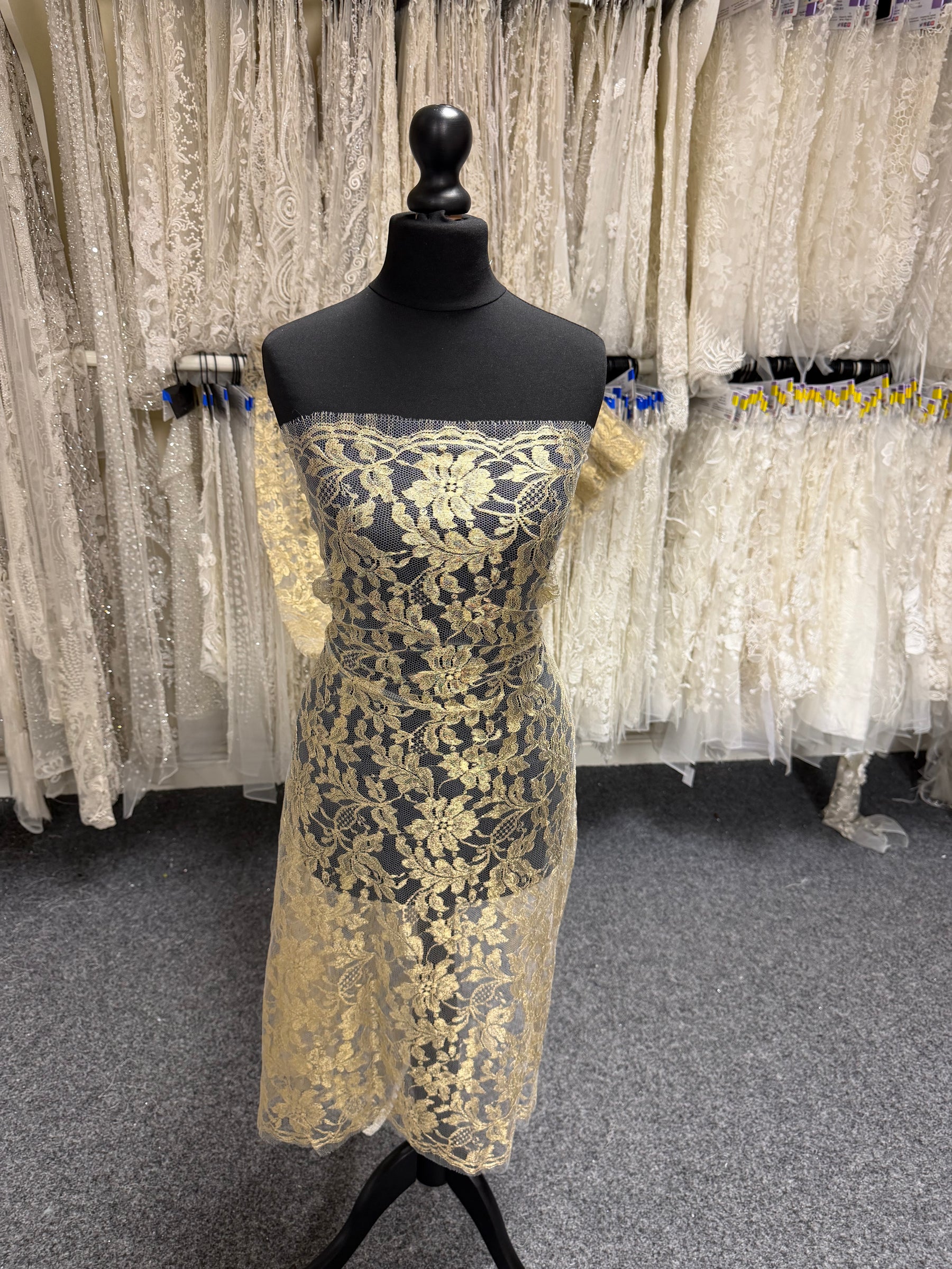 Gold Chantilly Lace - LA2002