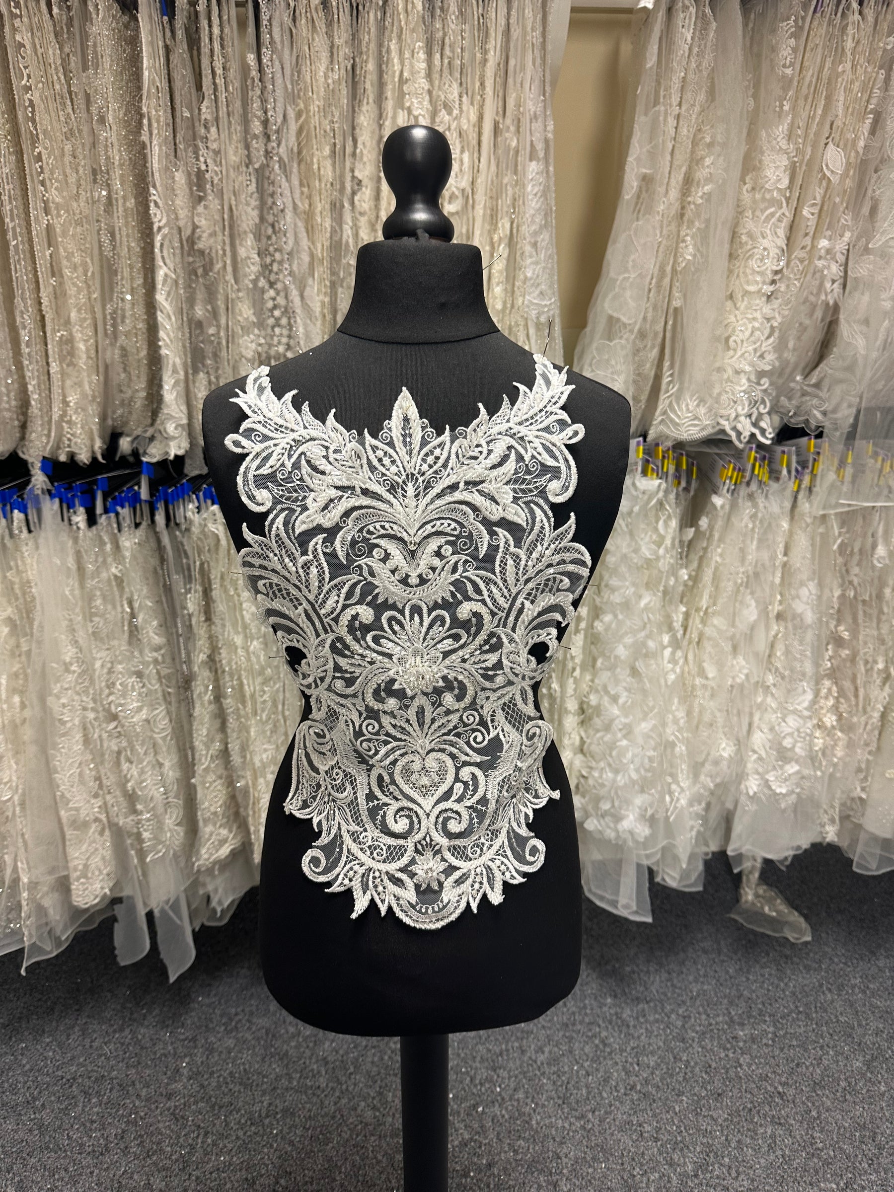 Ivory Beaded Lace Applique - Goanna