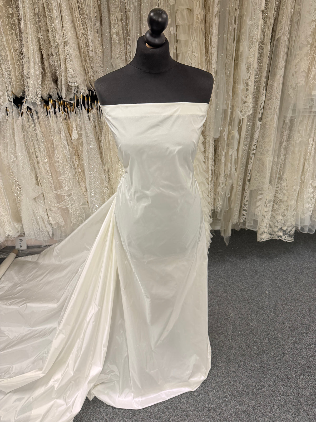 Ivory Polyester Taffeta - P599