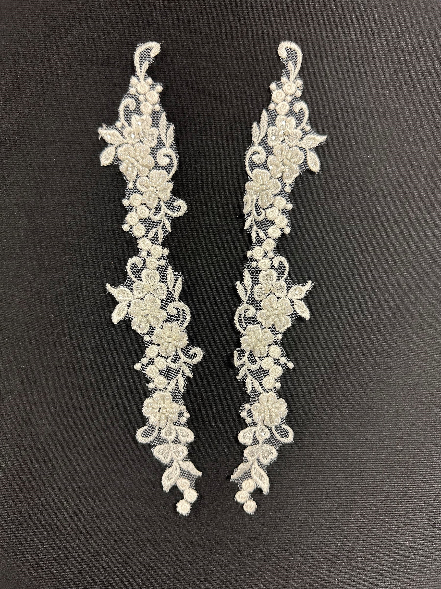 Ivory Beaded Lace Appliques - AP 254 (CF)