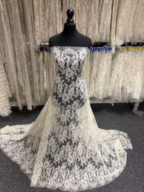 Ivory Chantilly Lace - LA2008