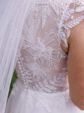 Ivory Beaded 3D Lace - Cappucine